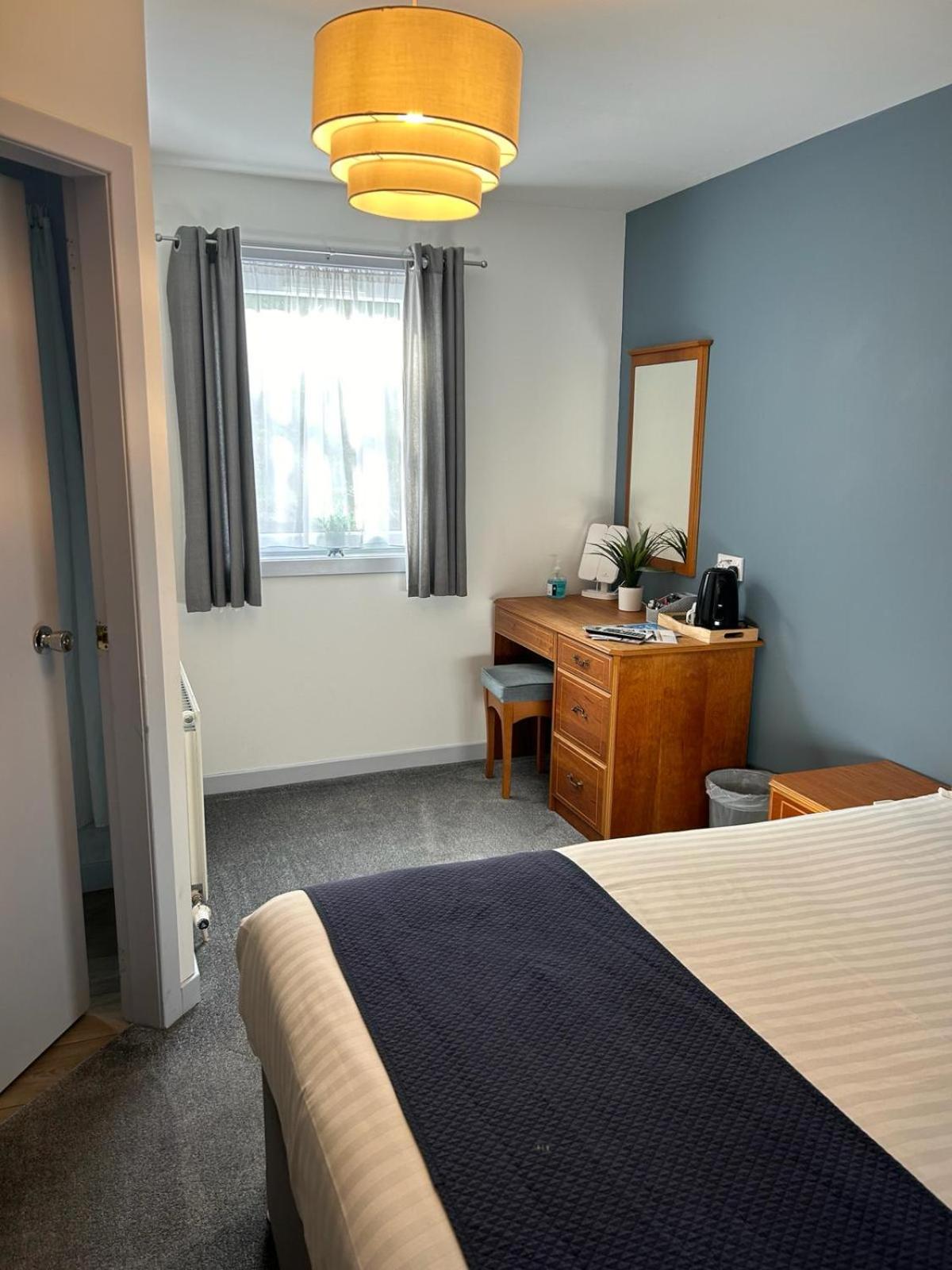 Budget Double Room photo 3