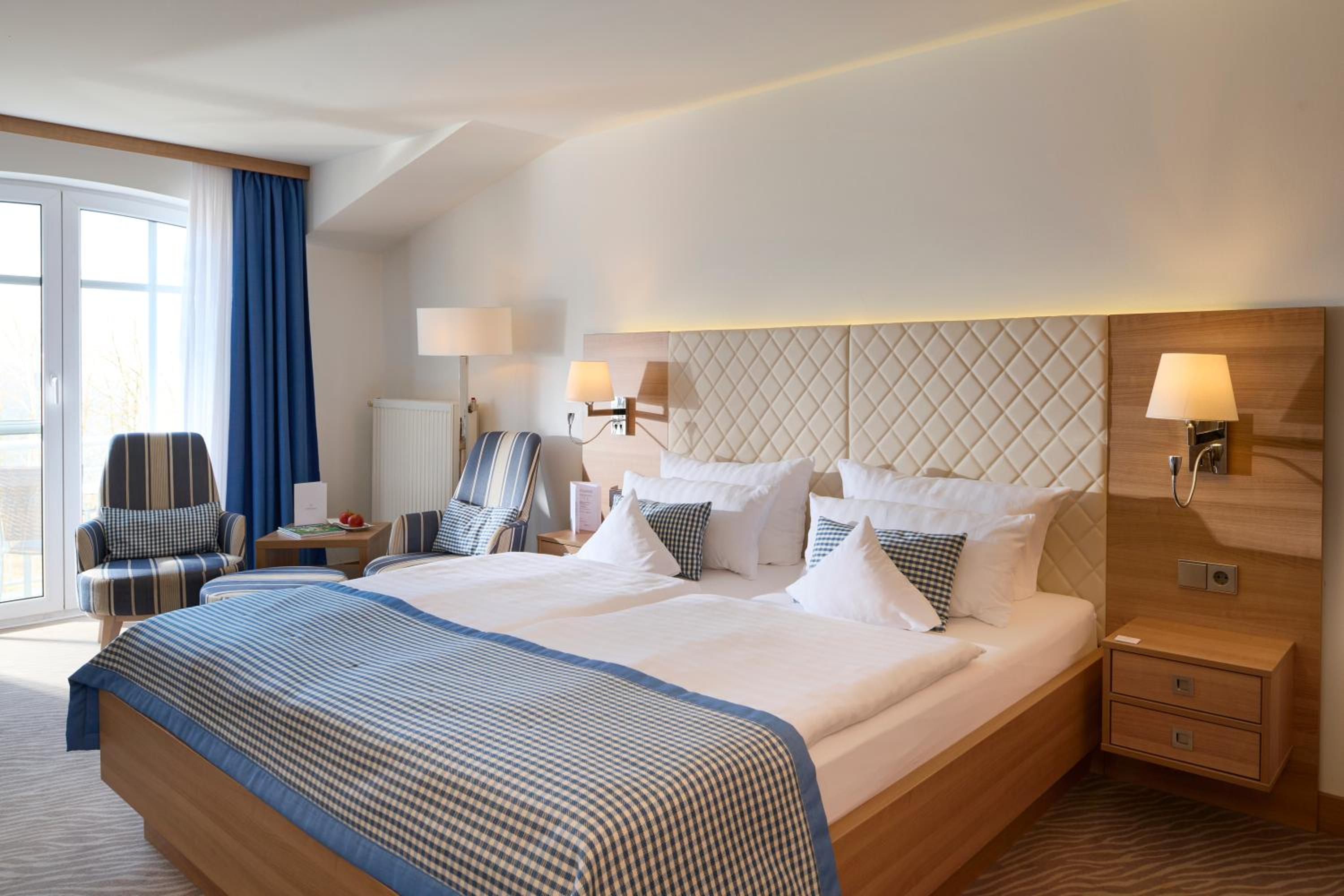 Double Room with Balcony and Direct View of the Sea