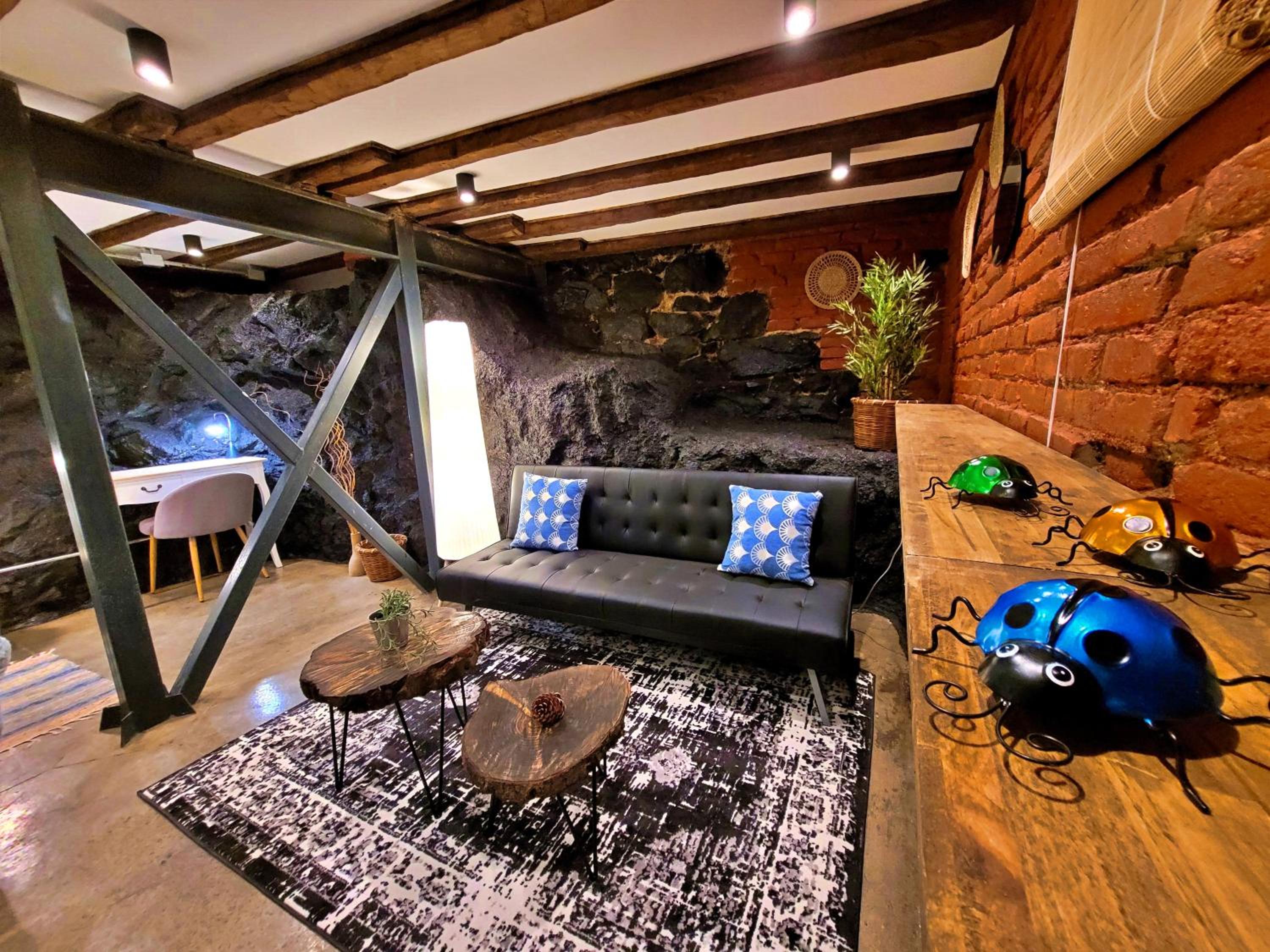 Family Room with Private Bathroom photo 3