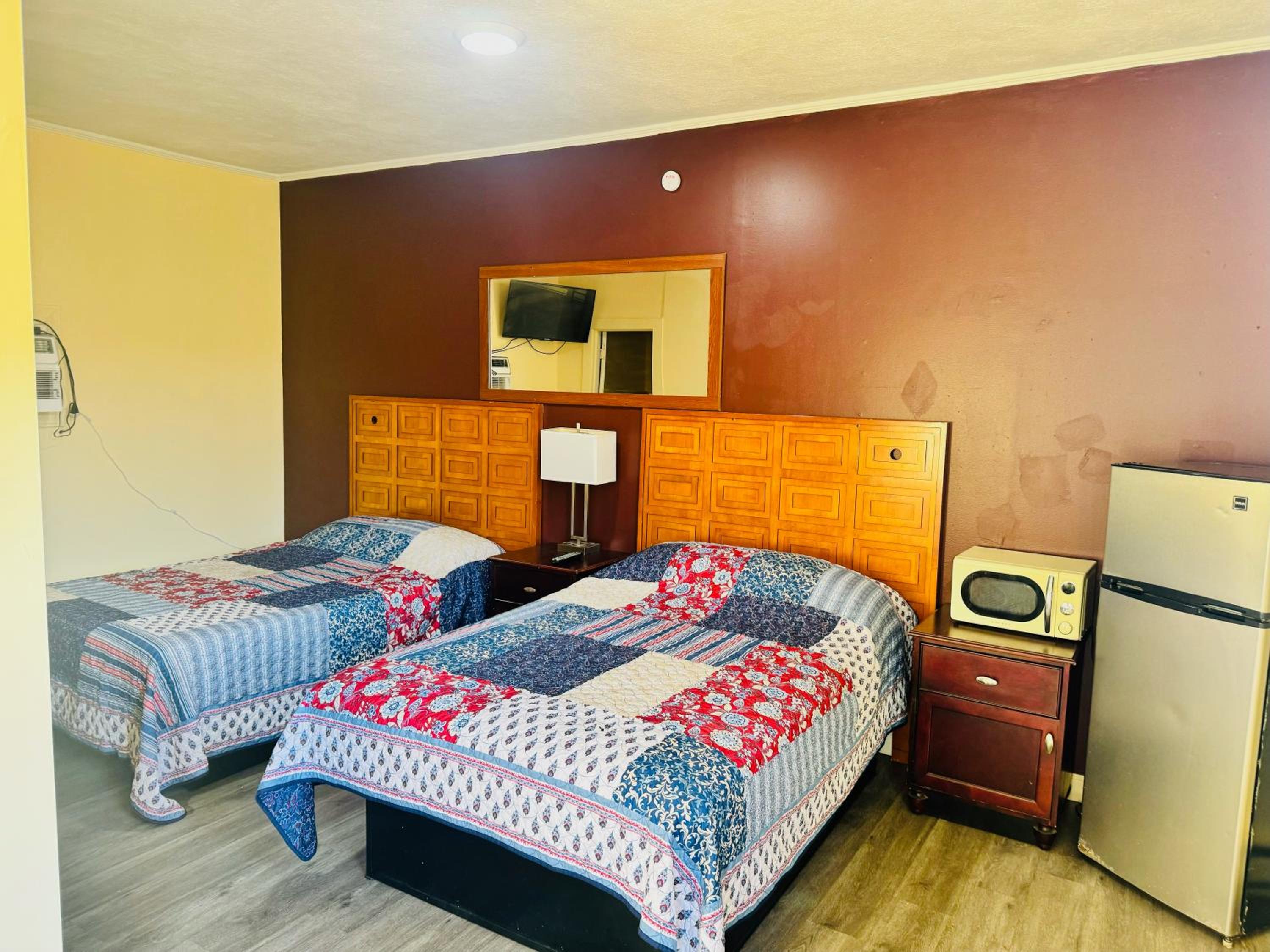 Double Or Twin Room With Shared Bathroom photo 1