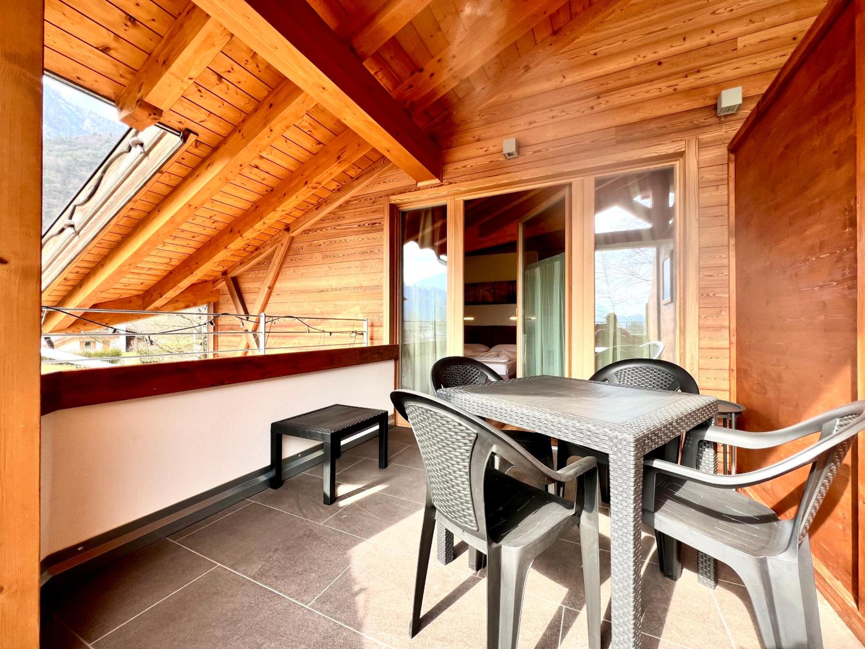 Deluxe Double Room with Balcony photo 2