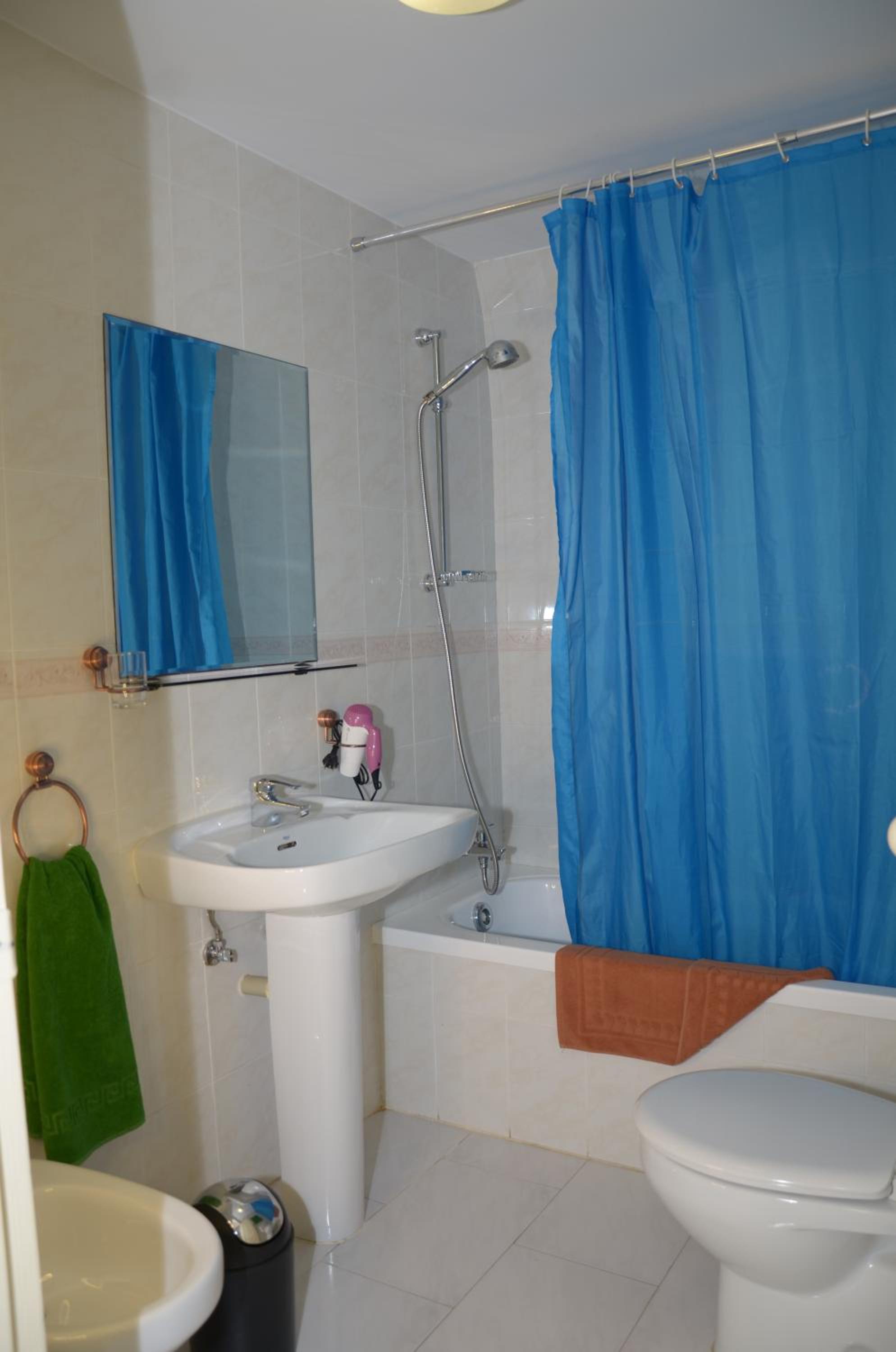 One-Bedroom Apartment with Pool View photo 2
