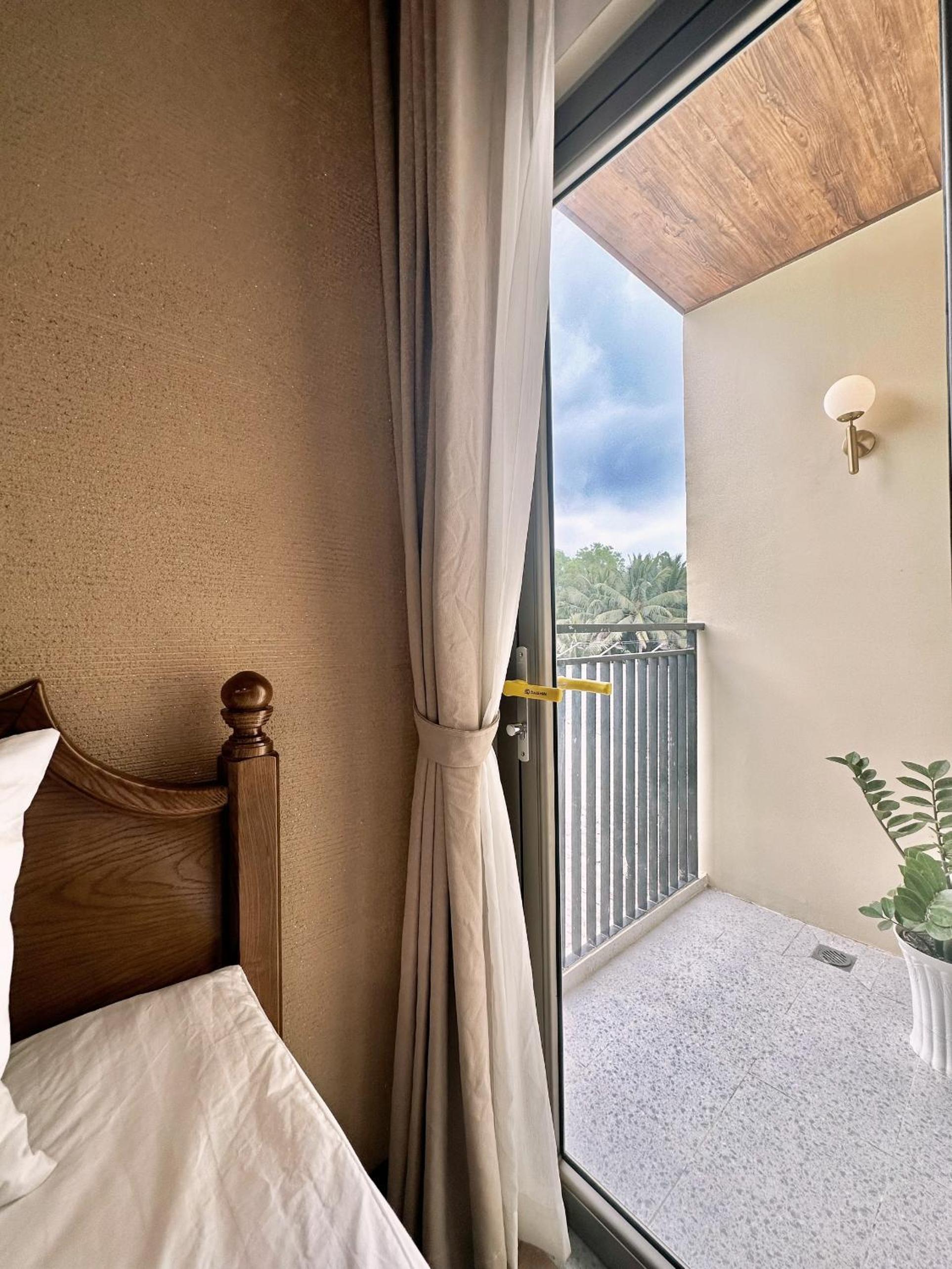 Family Room with Balcony - Photo 4