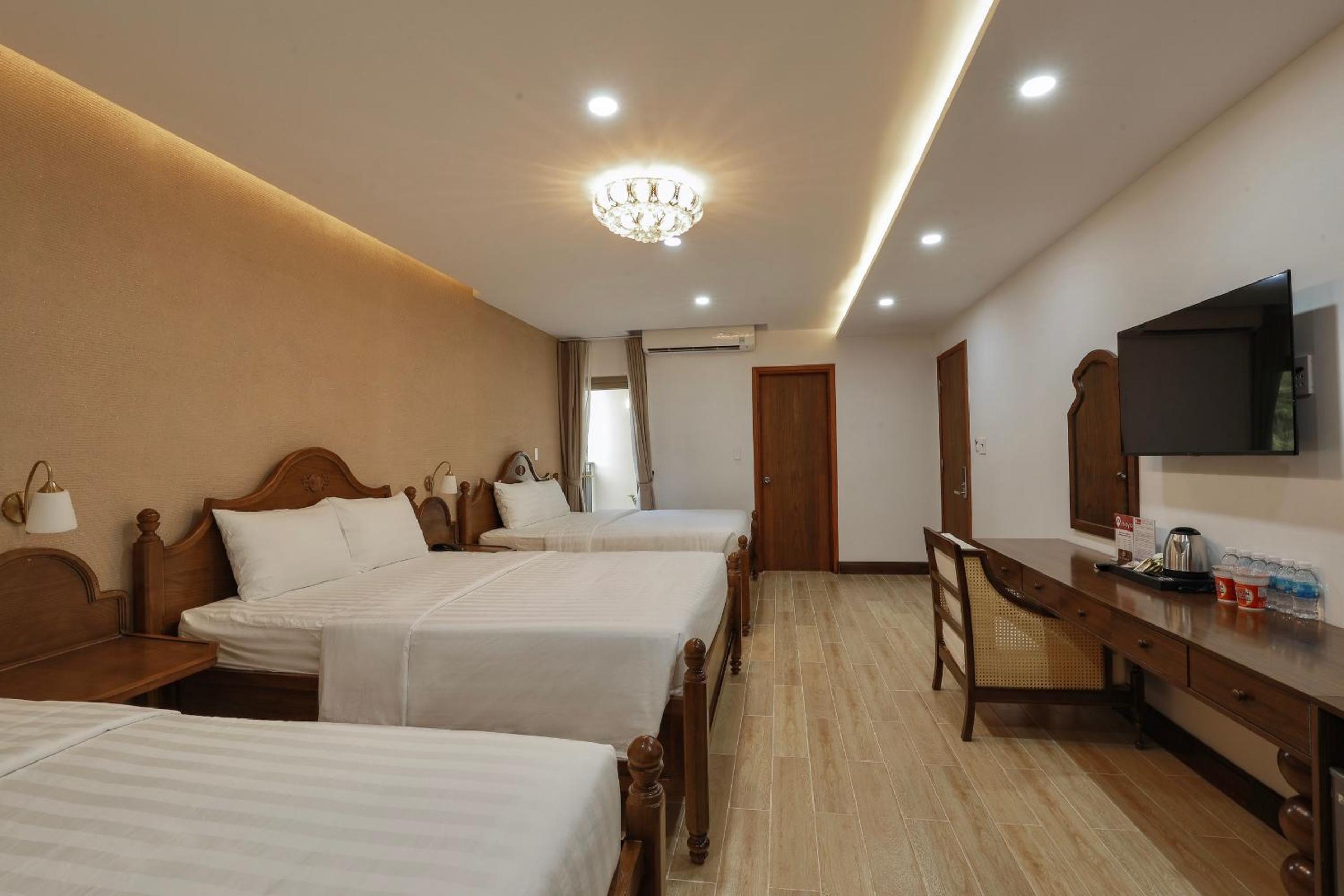 Family Room with Balcony - Photo 6