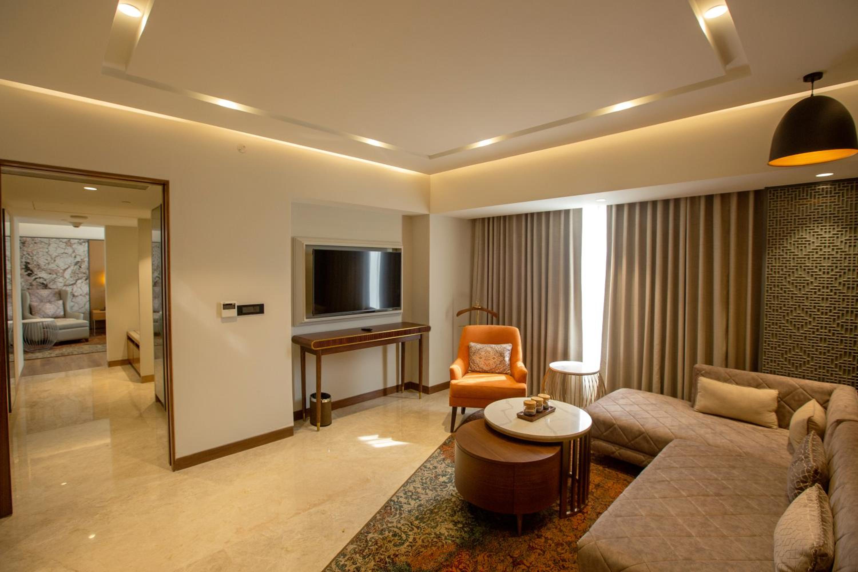 Suite with Mountain View