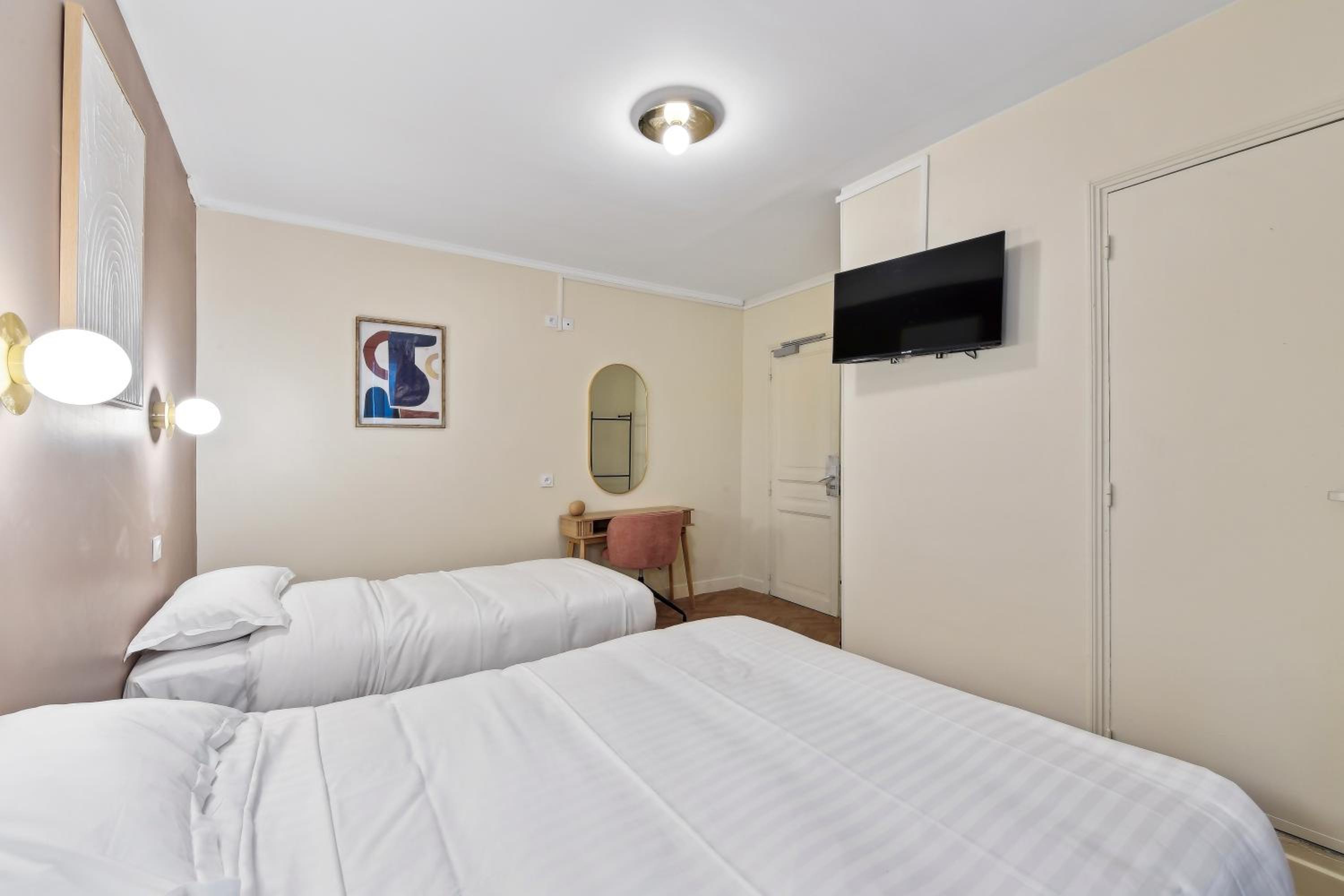 Comfort Triple Room