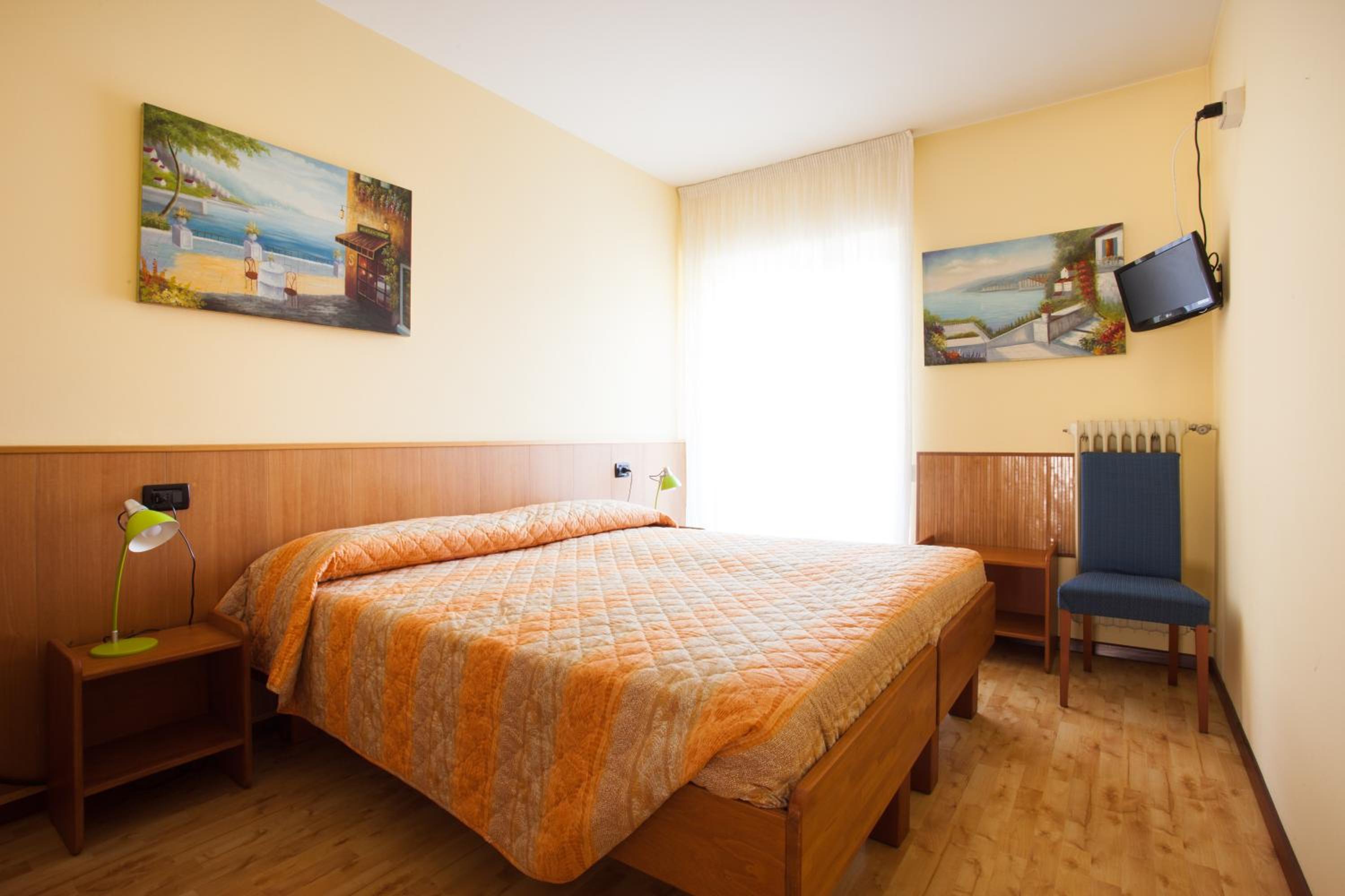 Double or Twin Room photo 3