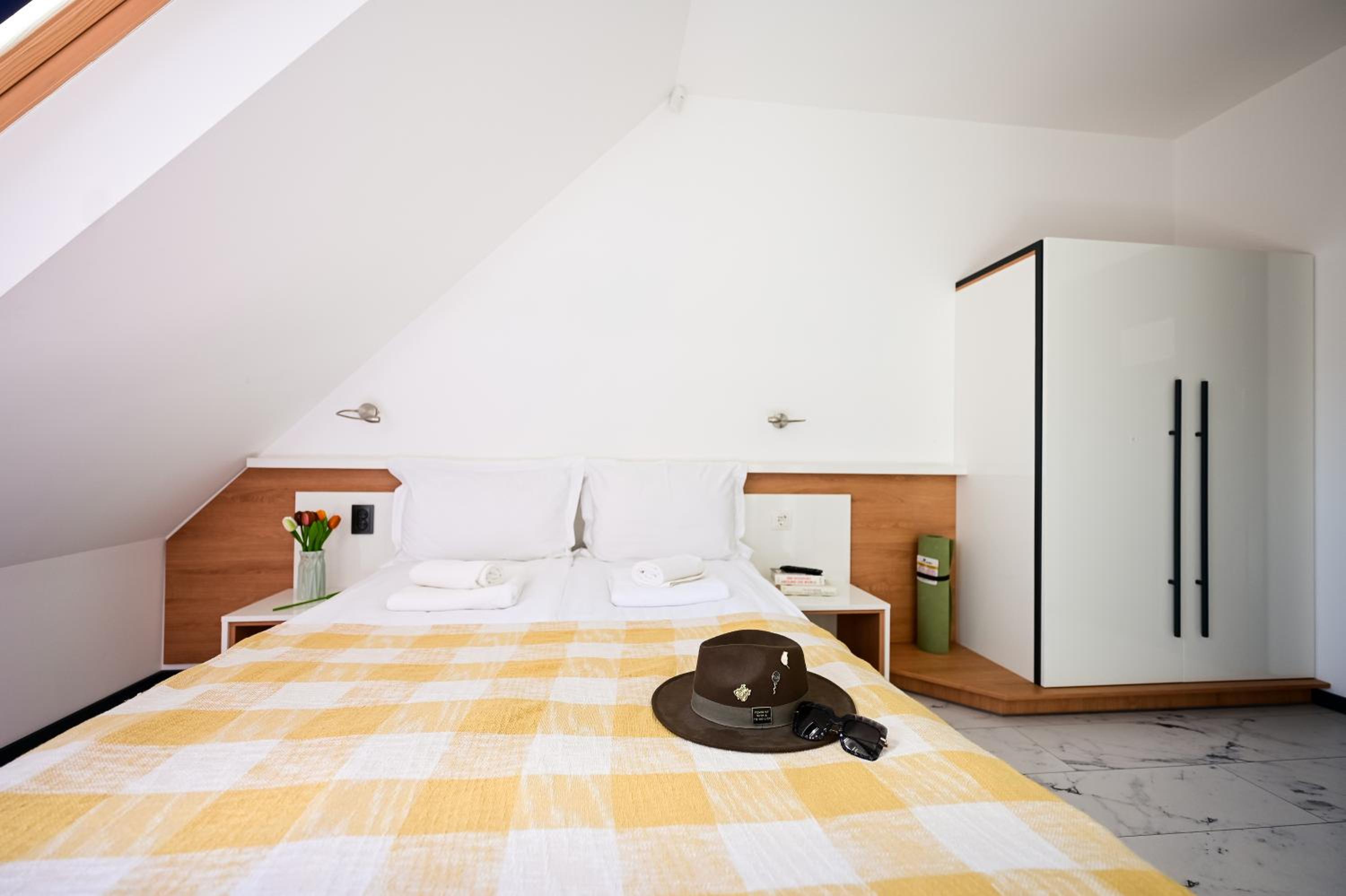 Apartment with Balcony - Photo 1