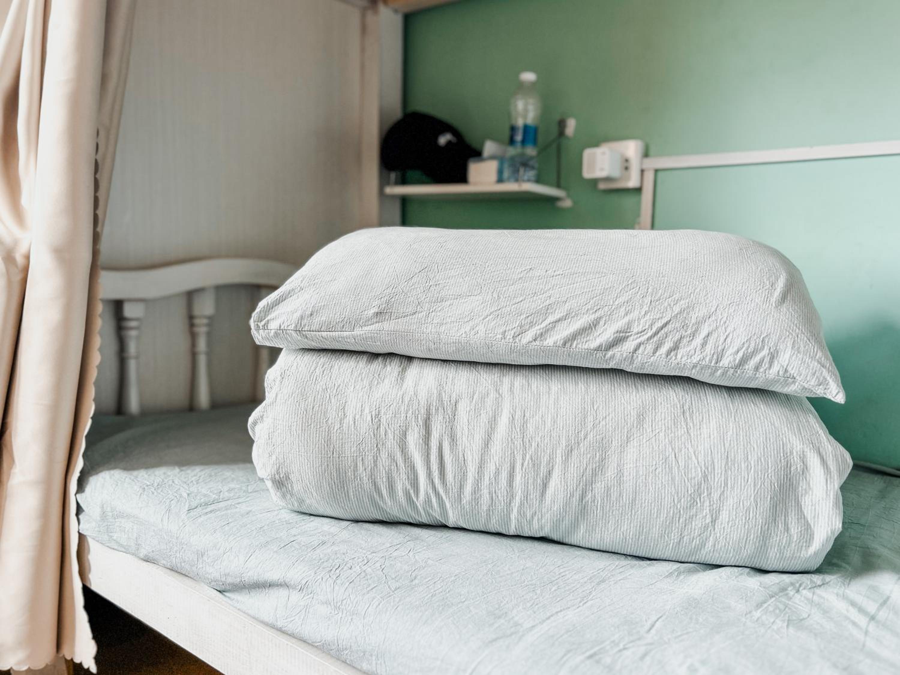 Bed in 6-Bed Female Dormitory Room photo 2