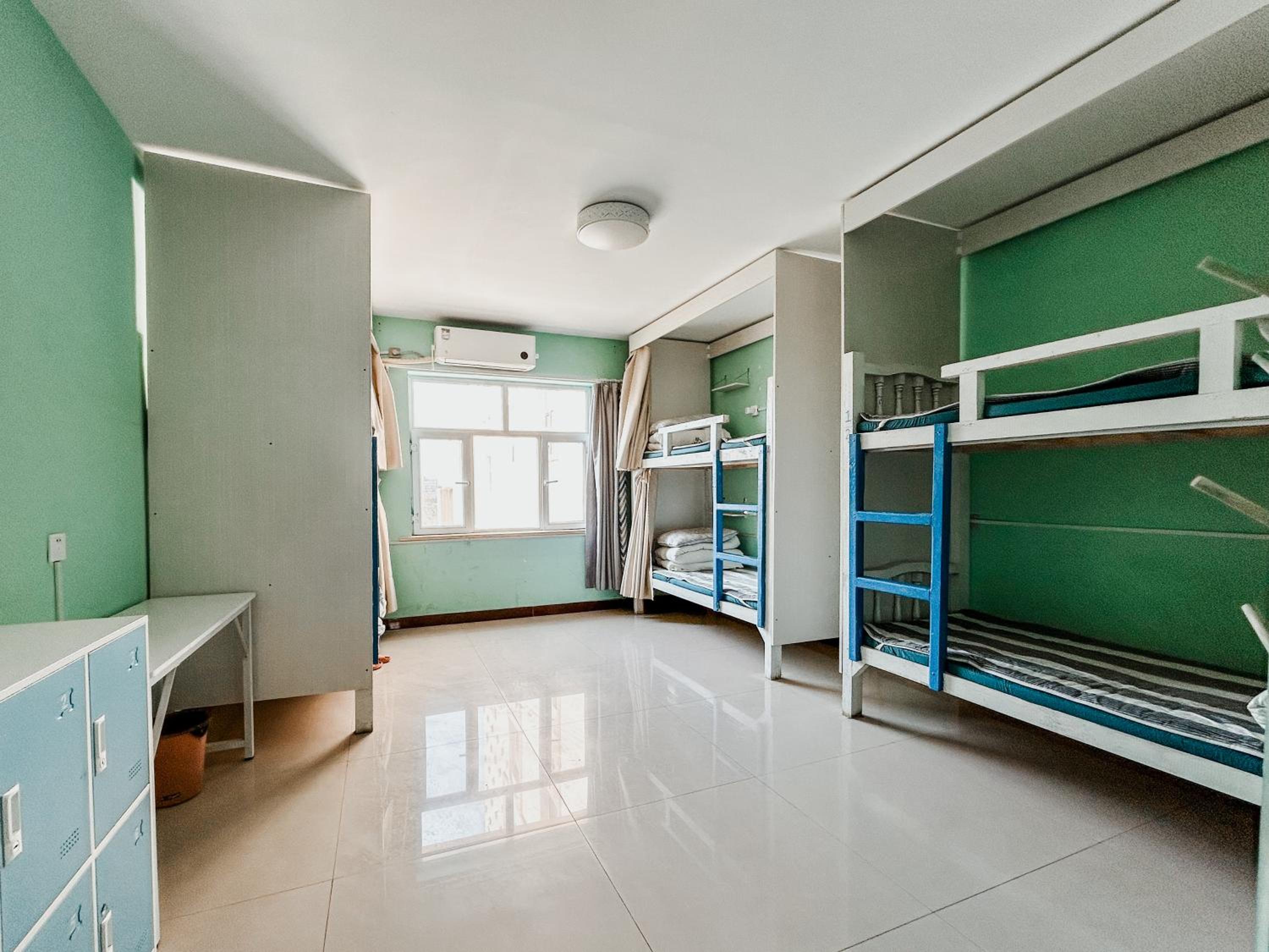Bed in 6-Bed Female Dormitory Room photo 1