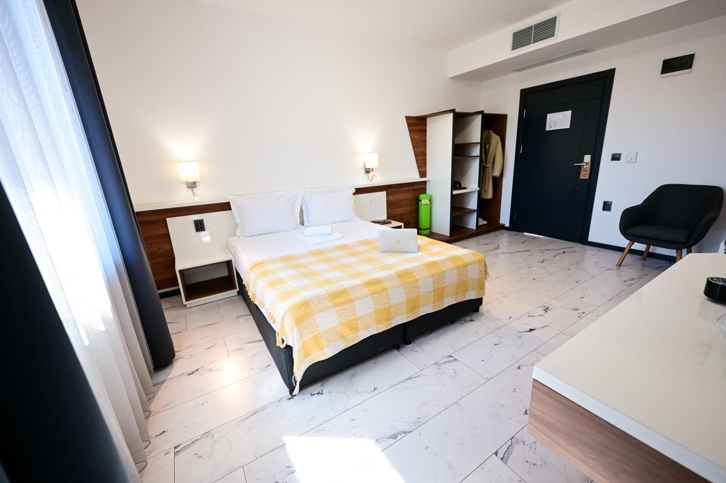 Deluxe Double Room - Photo 1