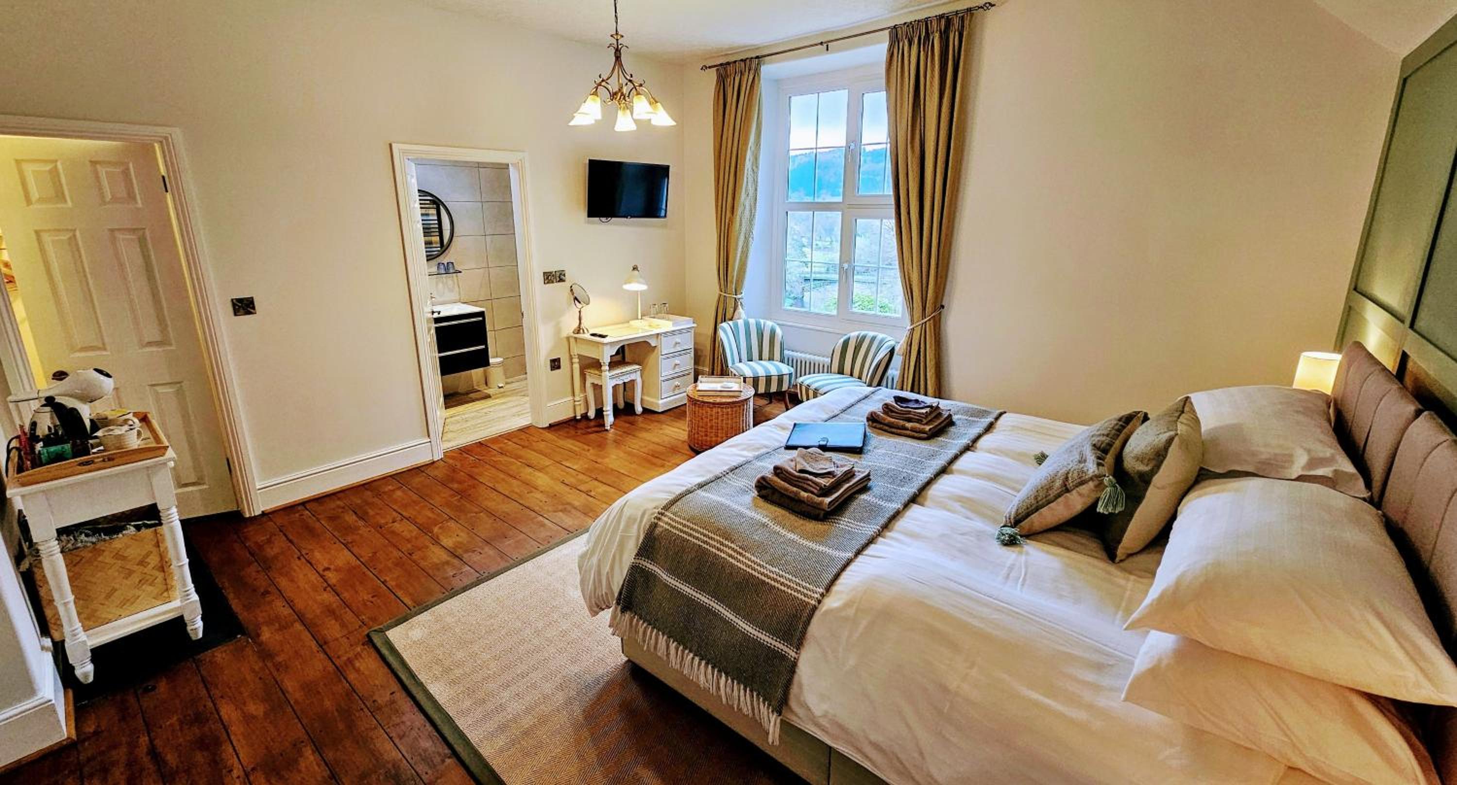 Superior King Room photo 2