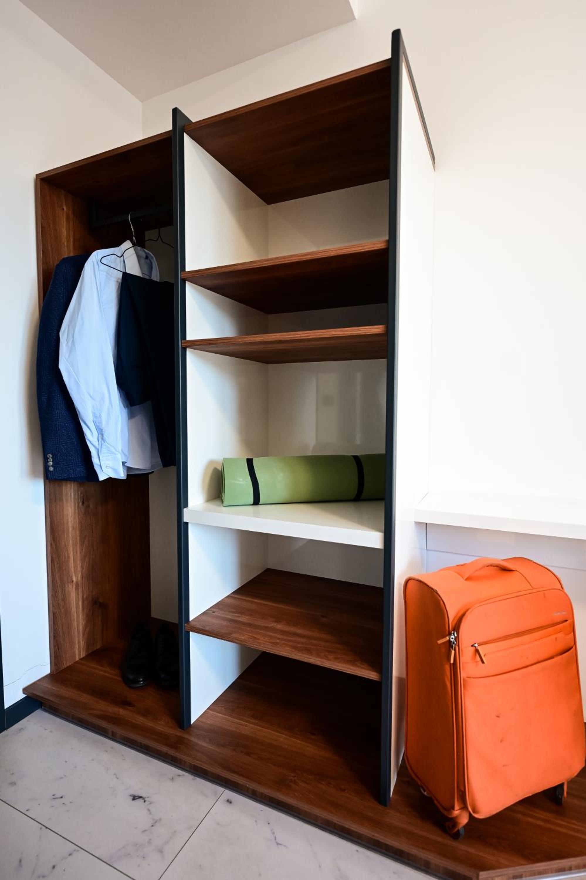 Standard Queen Room - Photo 10