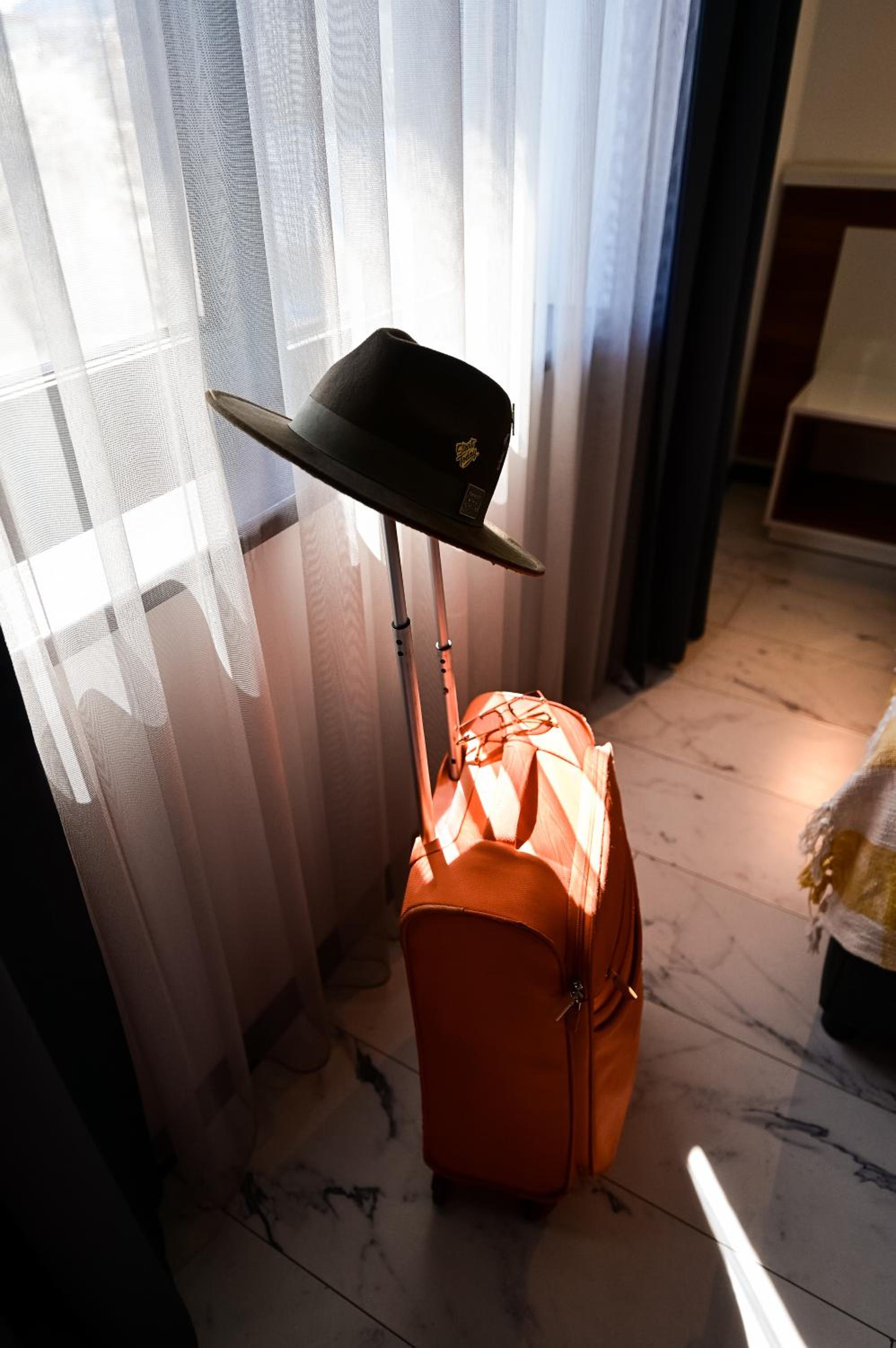 Standard Queen Room - Photo 7