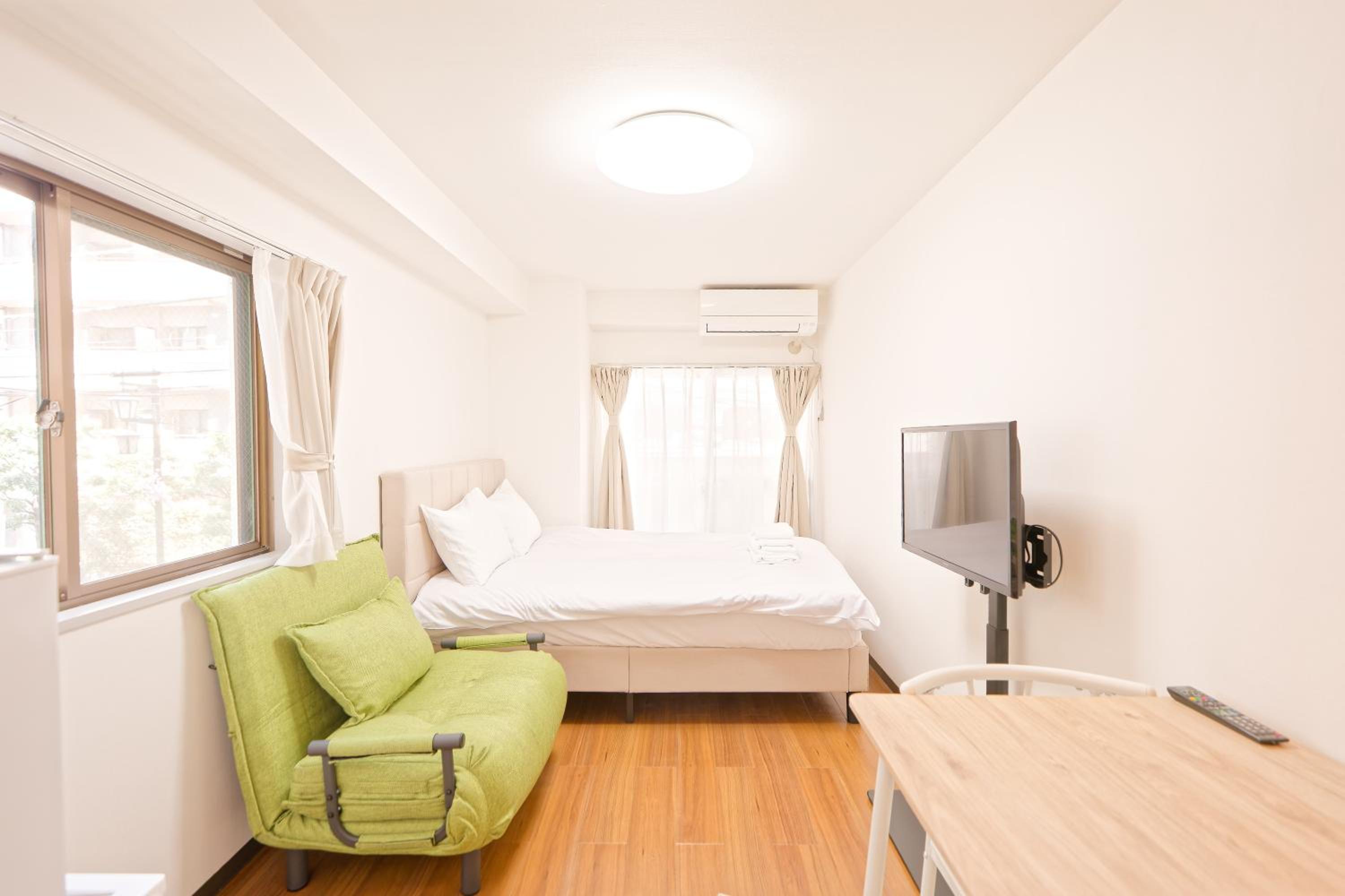 One-Bedroom Apartment photo 1