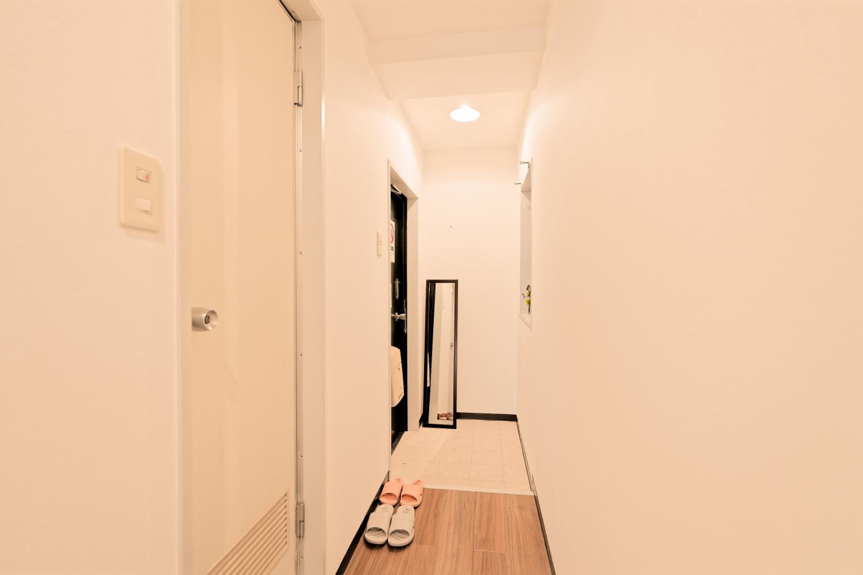 One-Bedroom Apartment photo 3