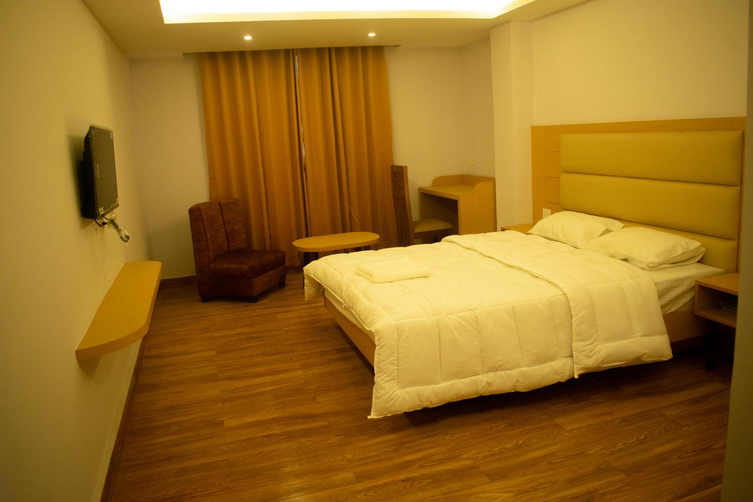 Deluxe King Room