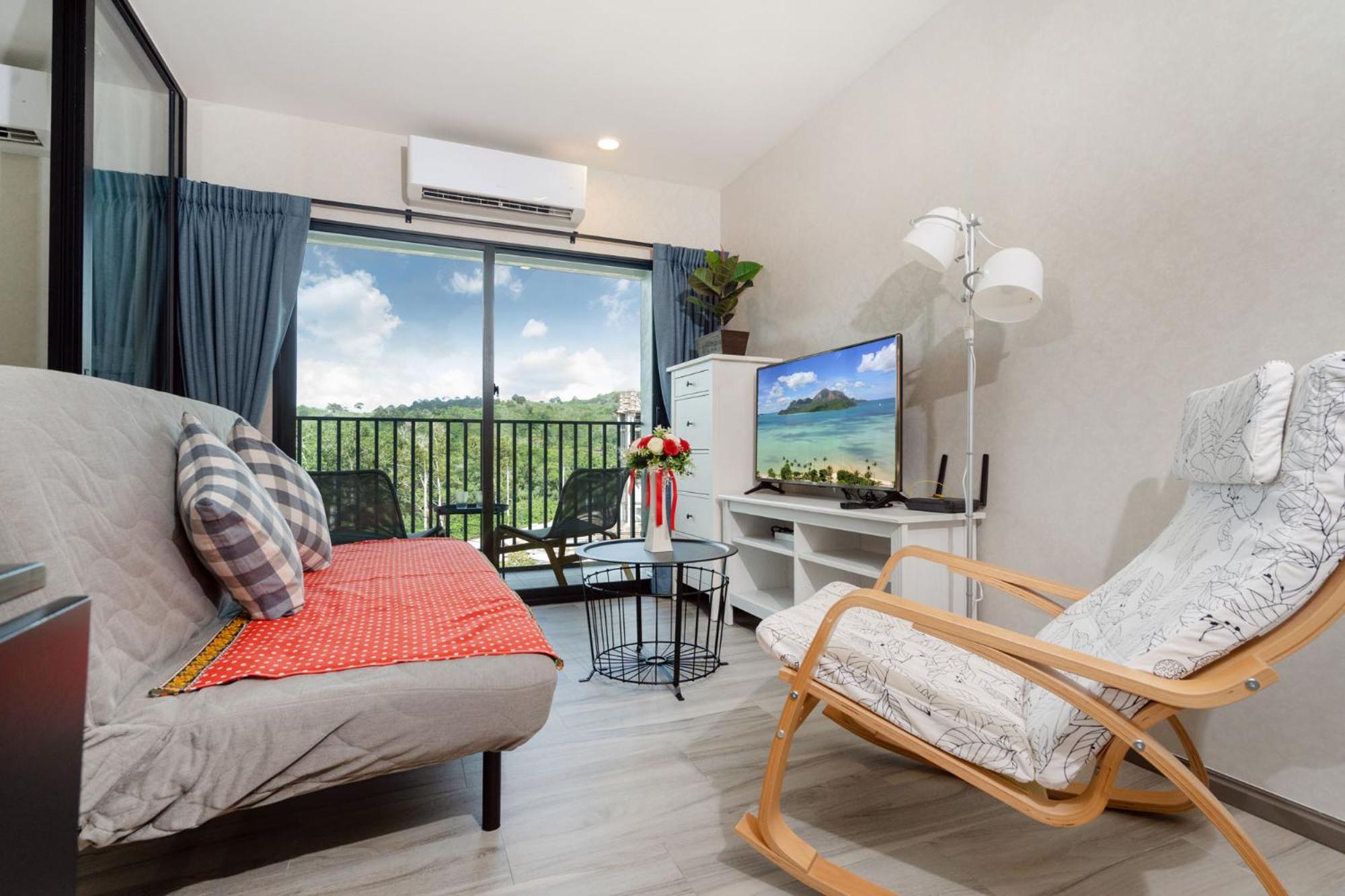 One-Bedroom Apartment with Balcony