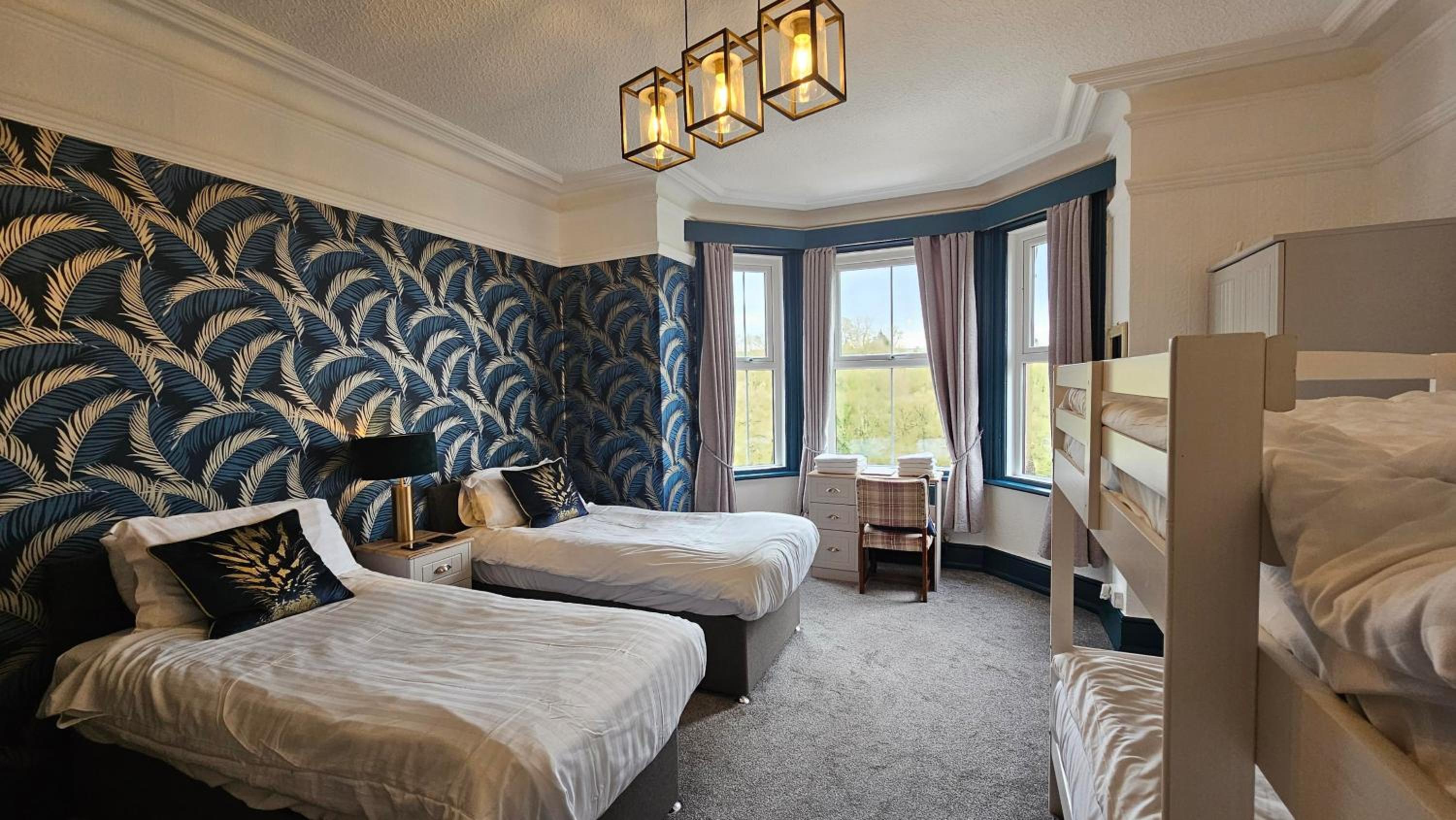 Twin Family Room with Garden View photo 2