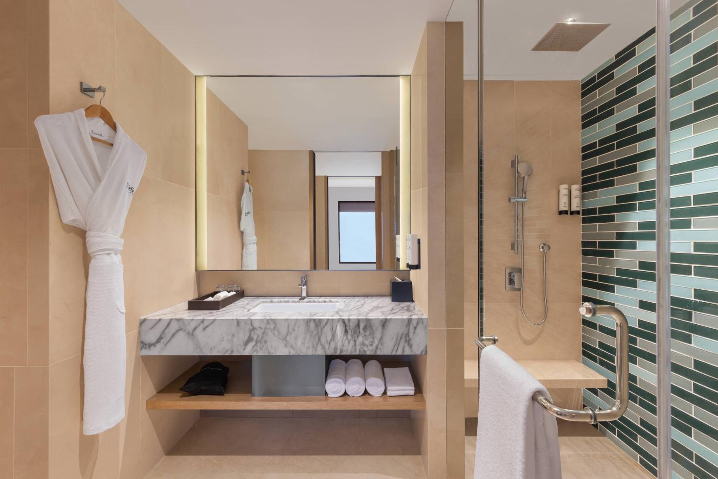 Executive, 1 Bedroom Suite, 1 King - Photo 5
