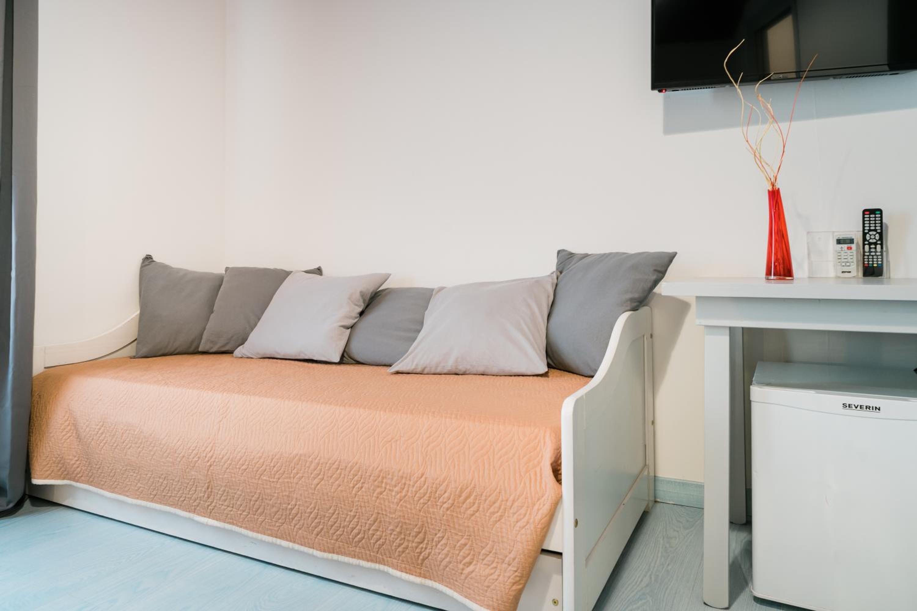 Basic Triple Room photo 1