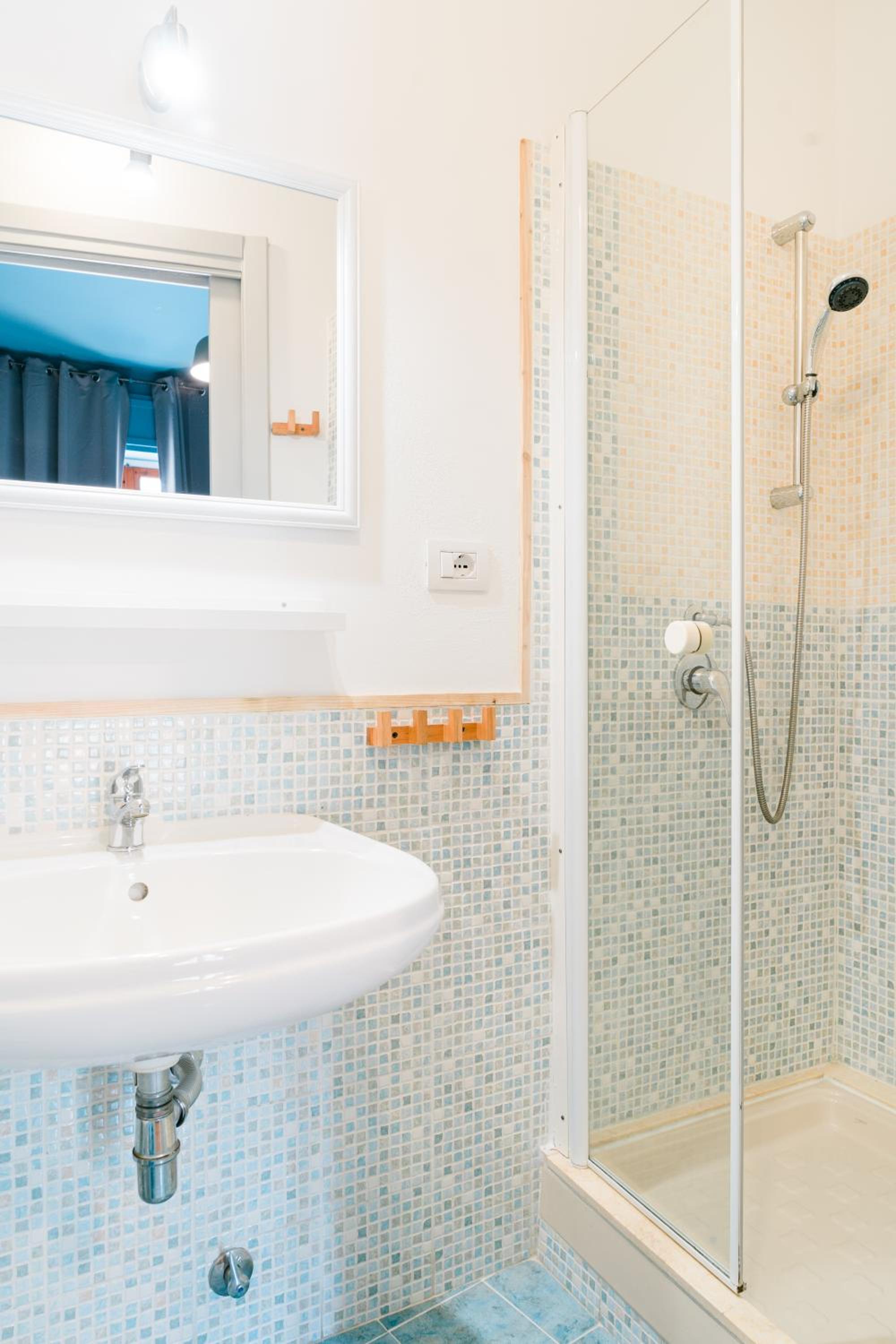 Deluxe Double Room with Balcony photo 3