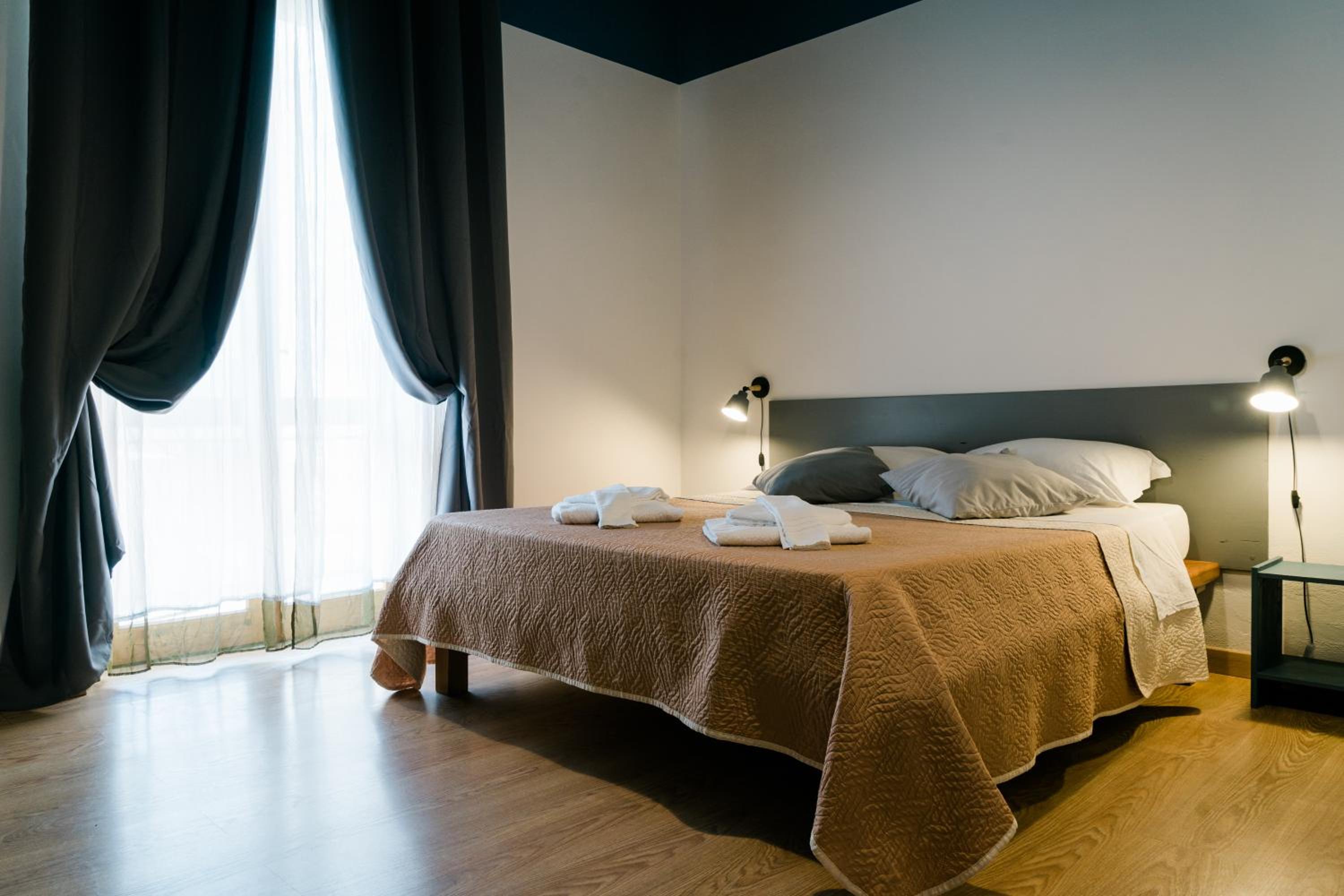 Deluxe Double Room with Balcony photo 1