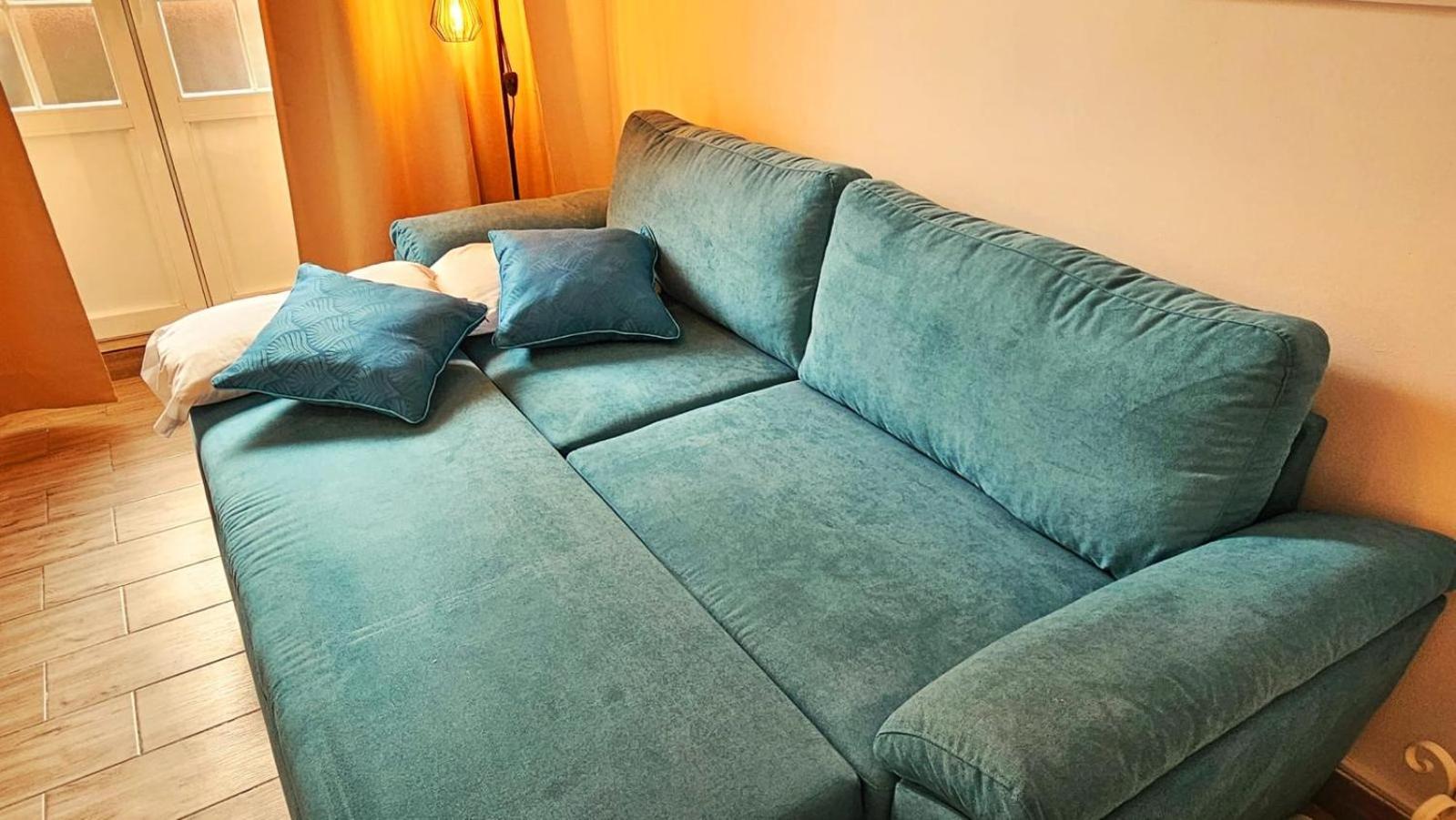 Estudio con sofá cama