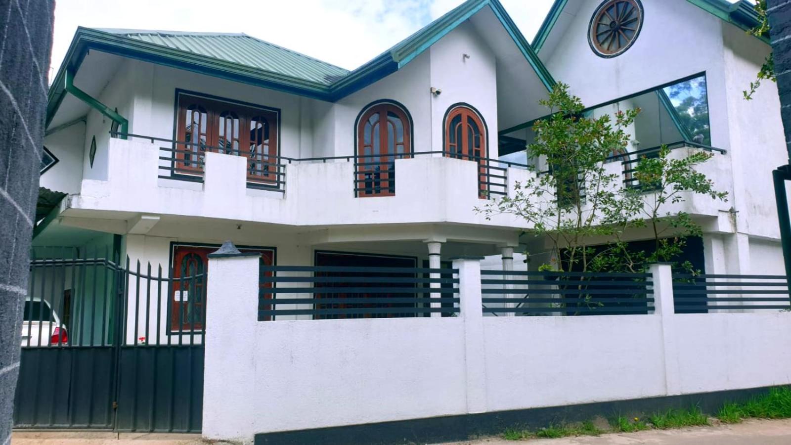 Three-Bedroom House photo 1