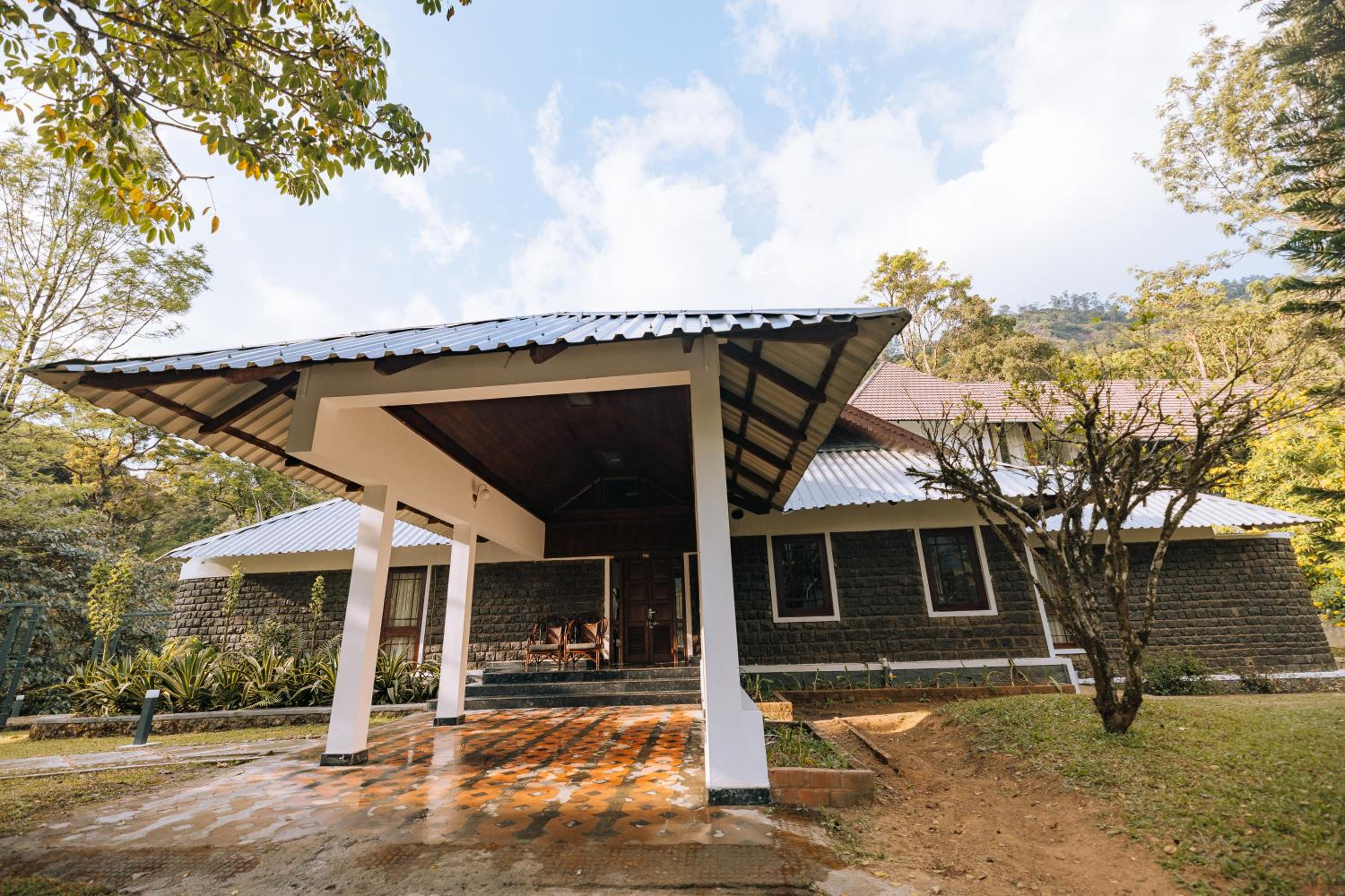 Deluxe Bungalow - Photo 2