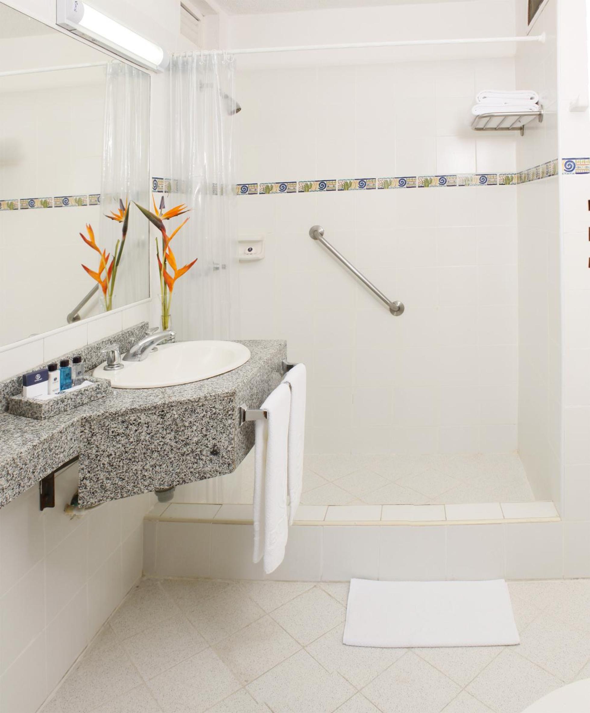 Standard Twin Room - Photo 3