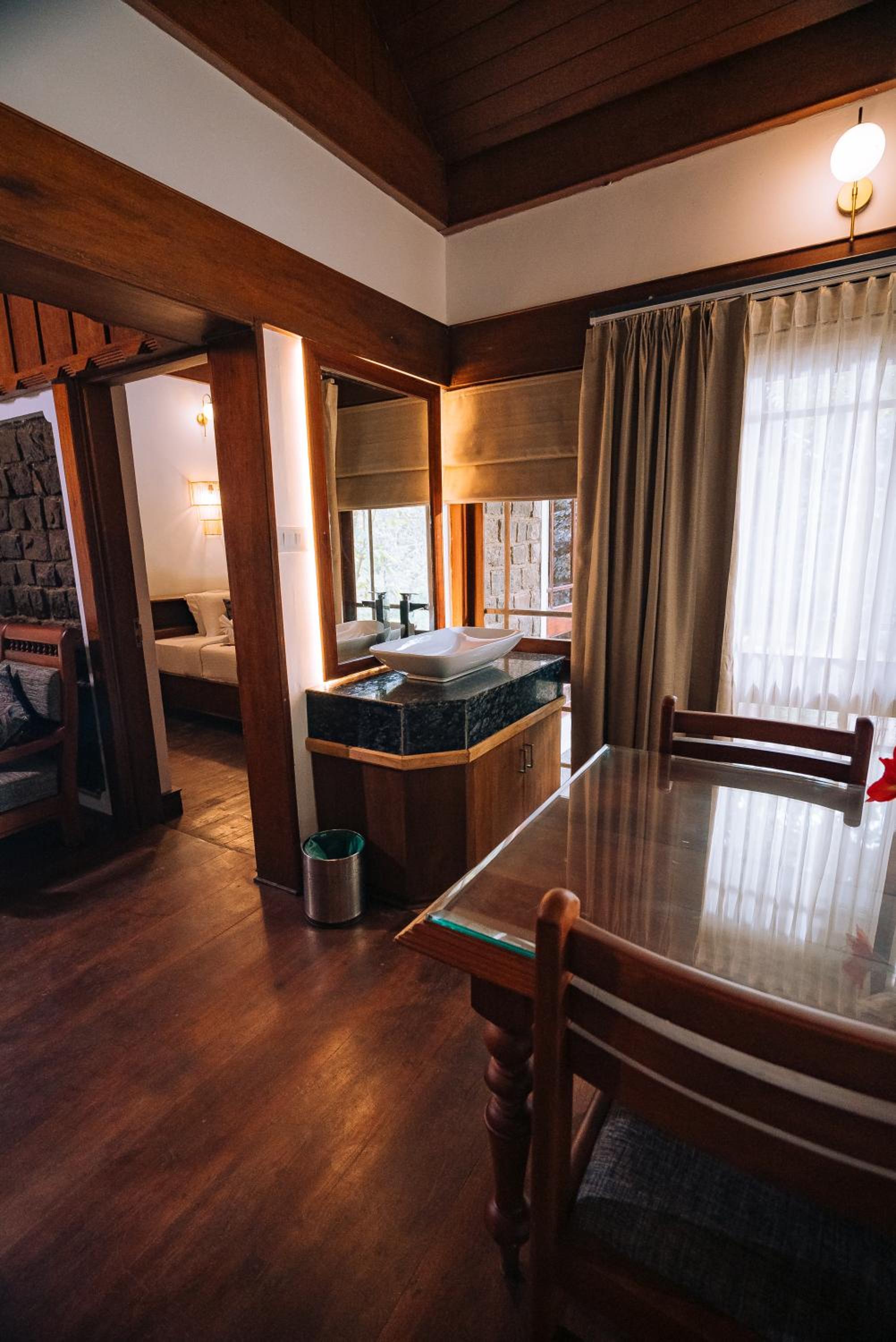 Deluxe Bungalow - Photo 5