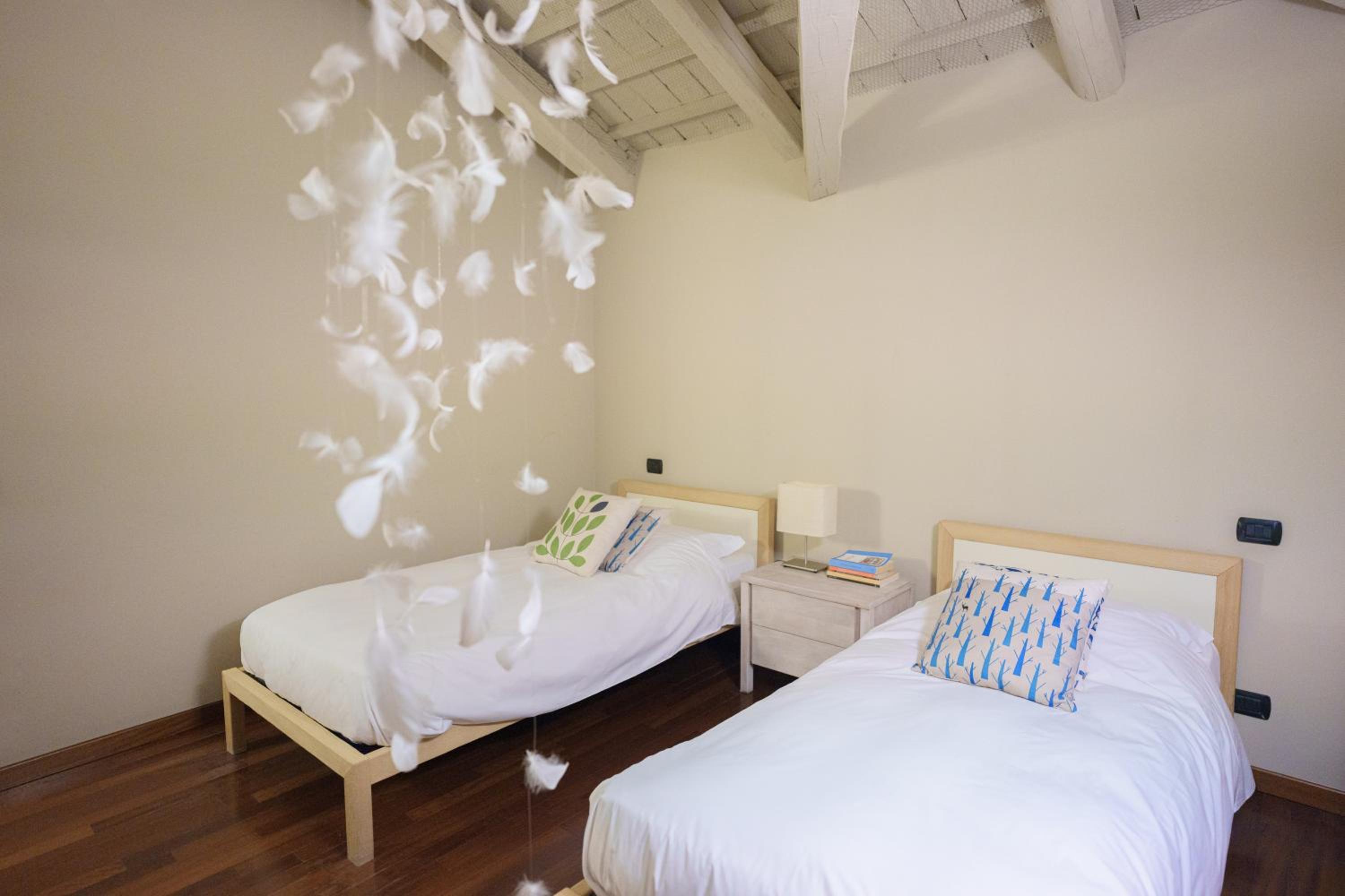Double or Twin Room with Private Bathroom - Photo 1