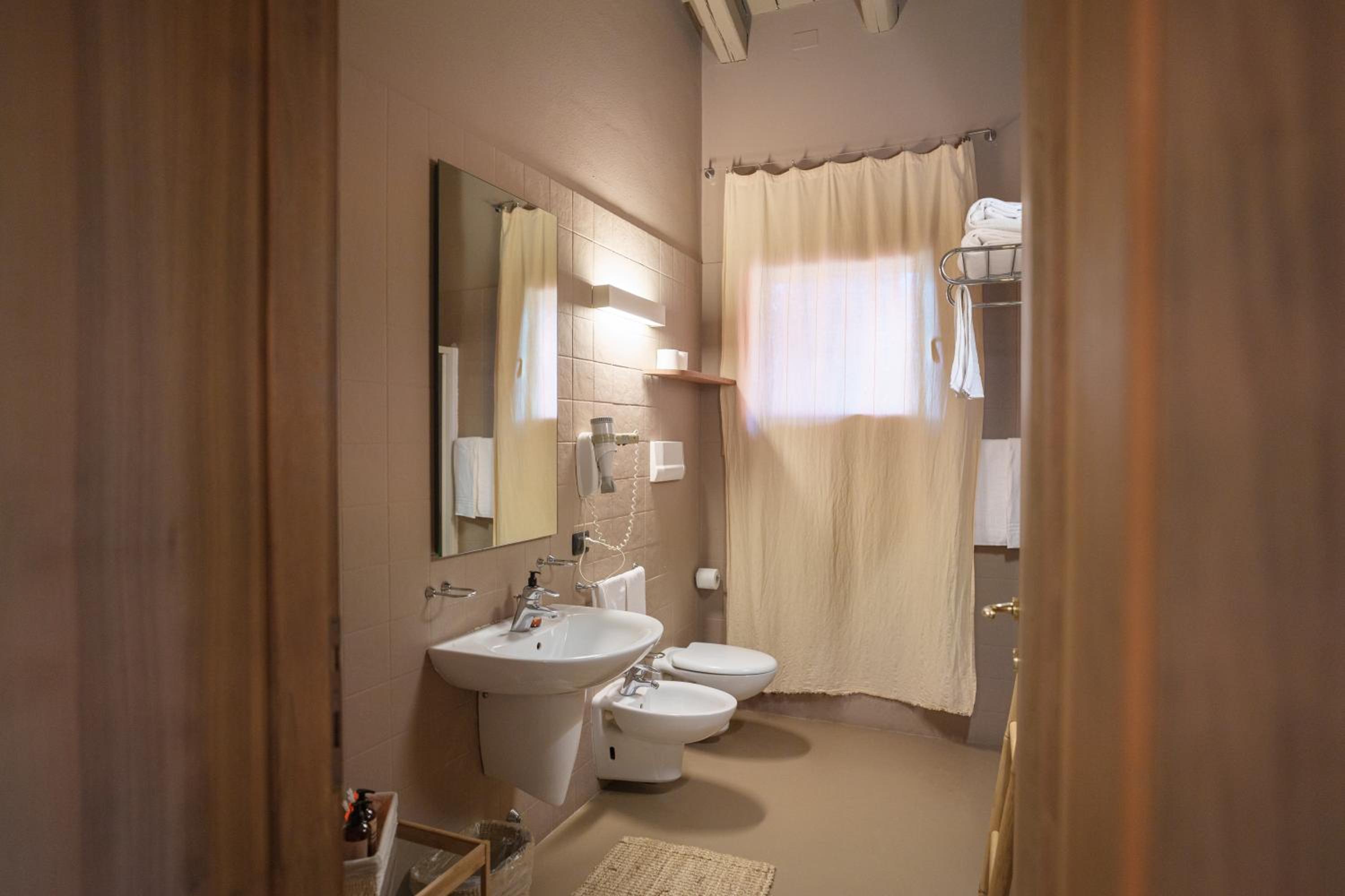 Family Suite - Photo 11