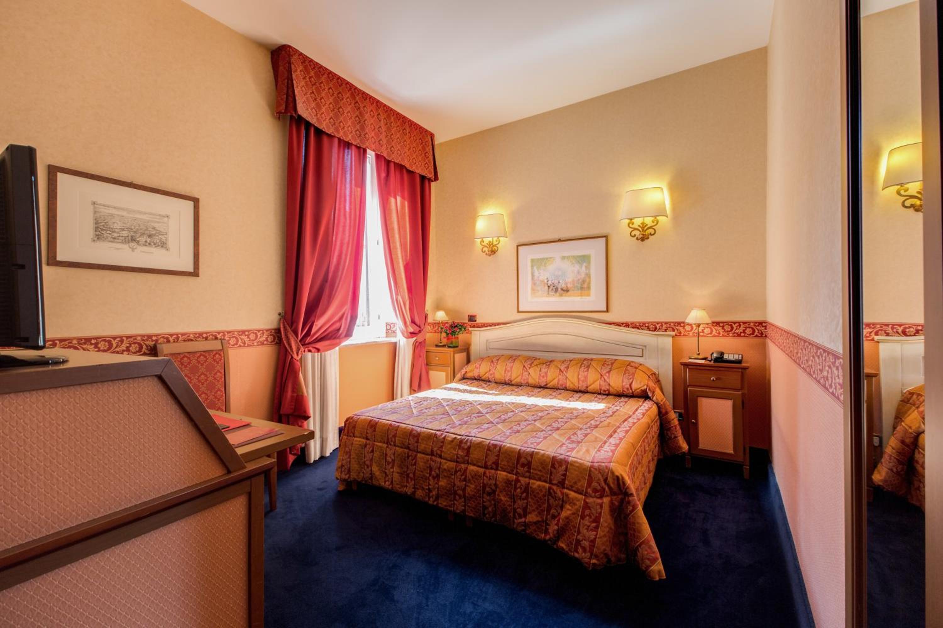 Classic Double or Twin Room photo 3
