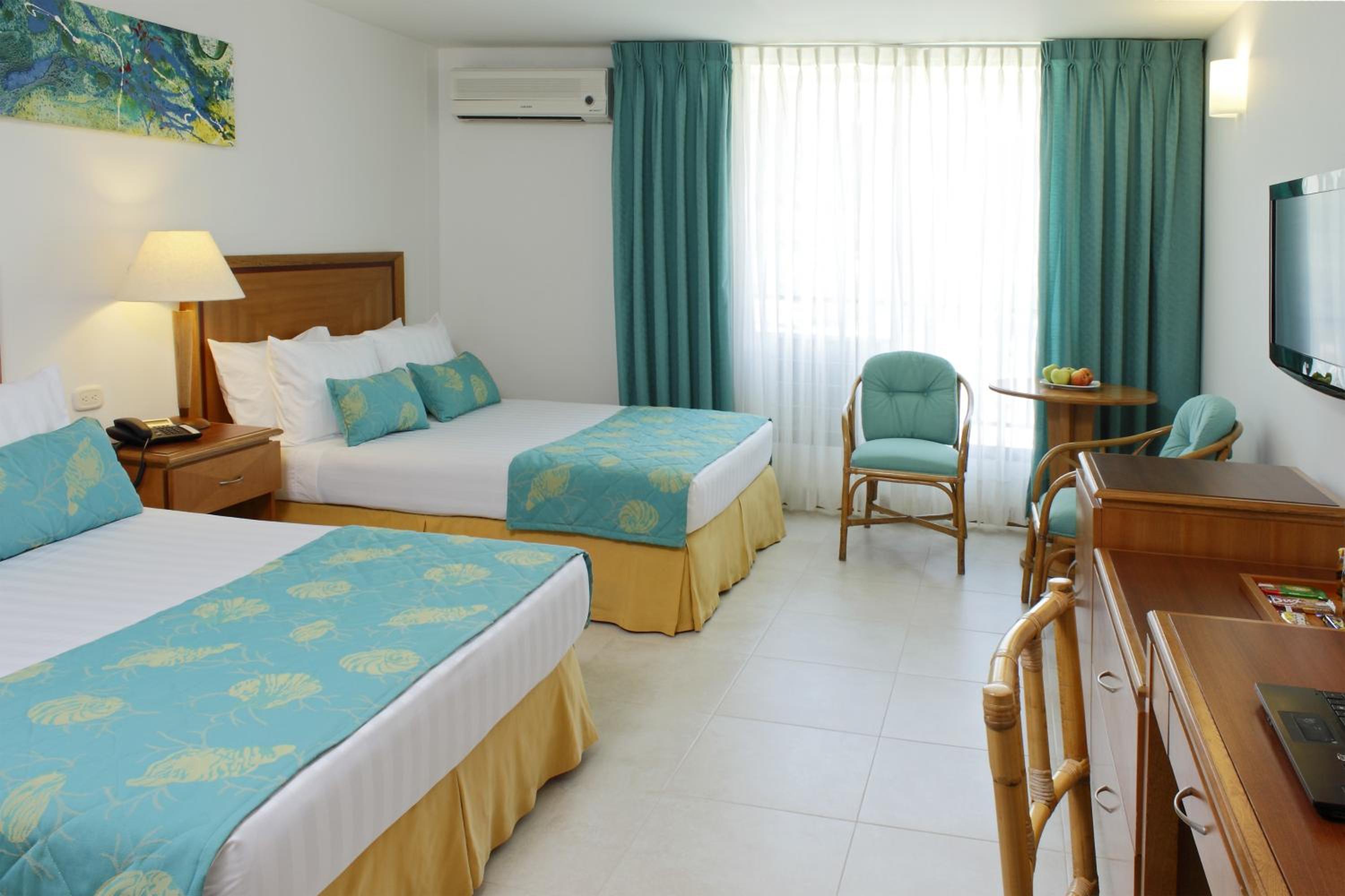 Standard Twin Room - Photo 1