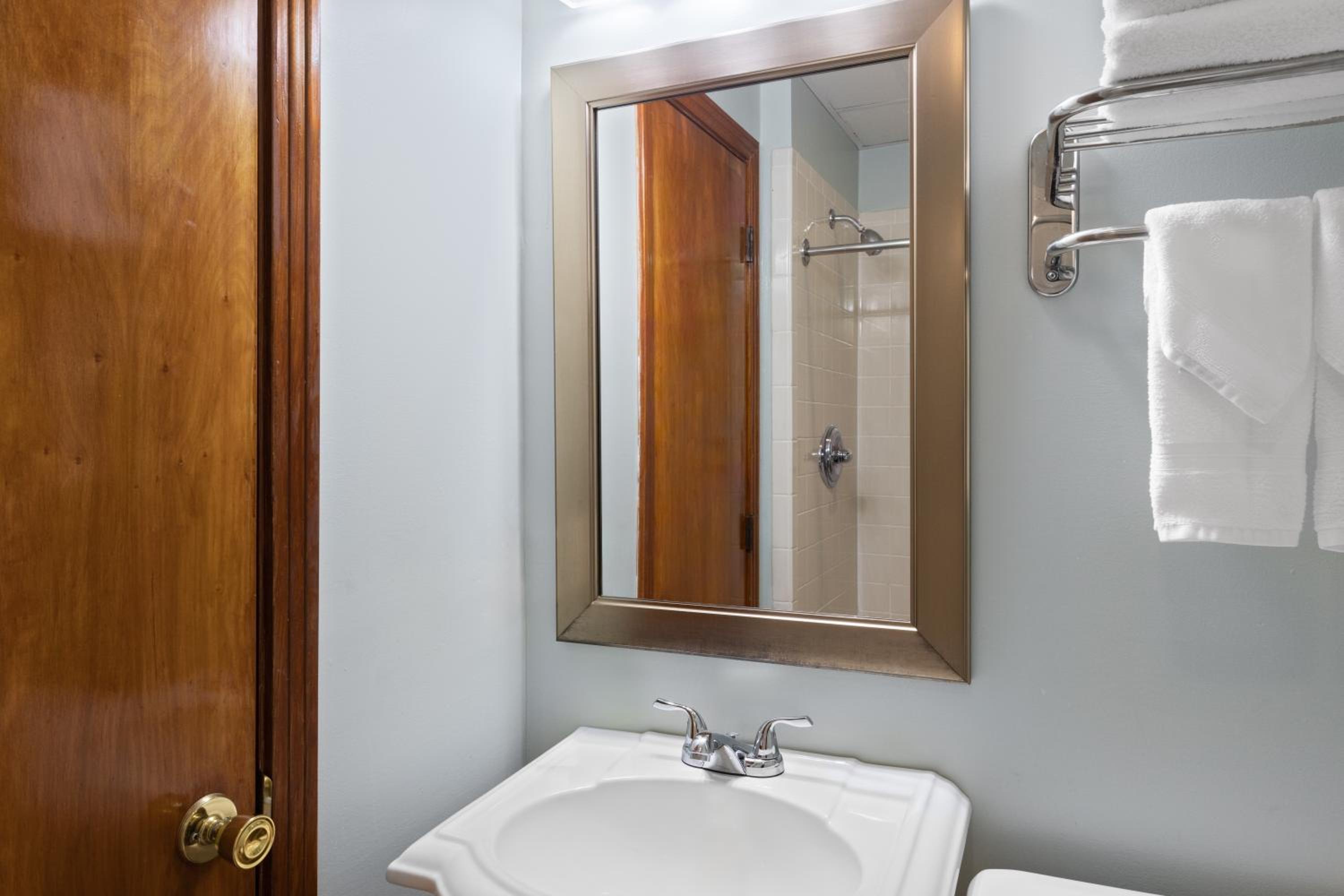 Double Room with Two Double Beds - Non-Smoking  First or Second Floor - Photo 4