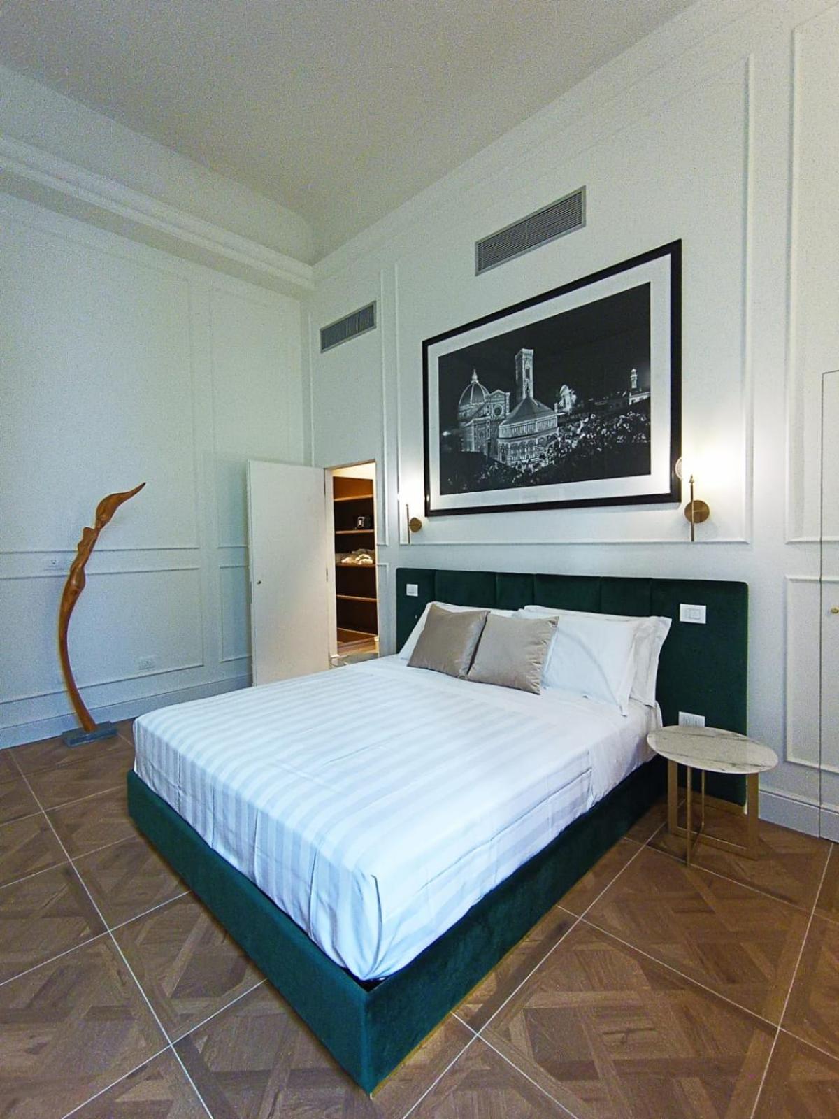 Suite with City View photo 3