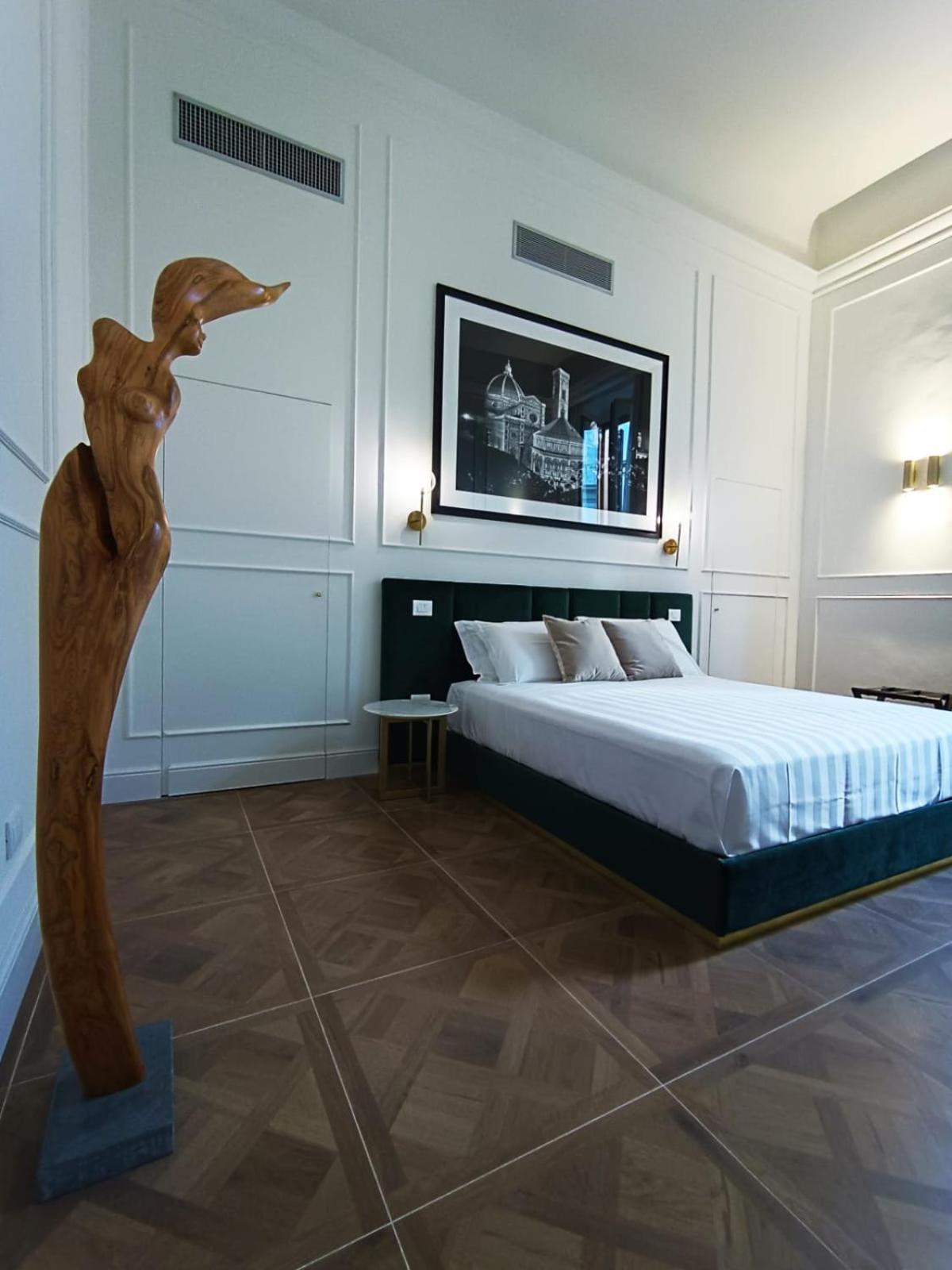 Suite with City View photo 2
