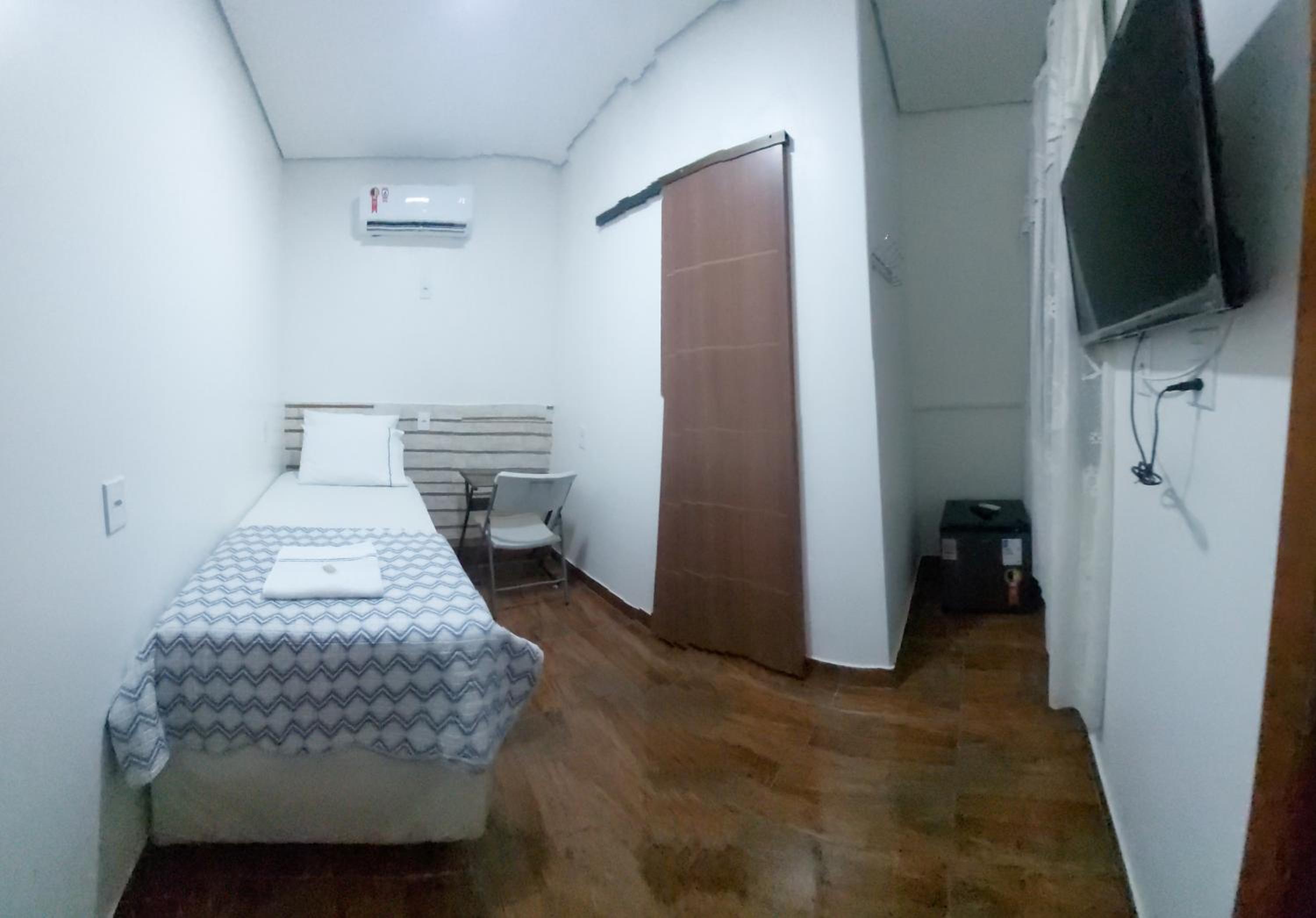 Economy Double Room photo 2