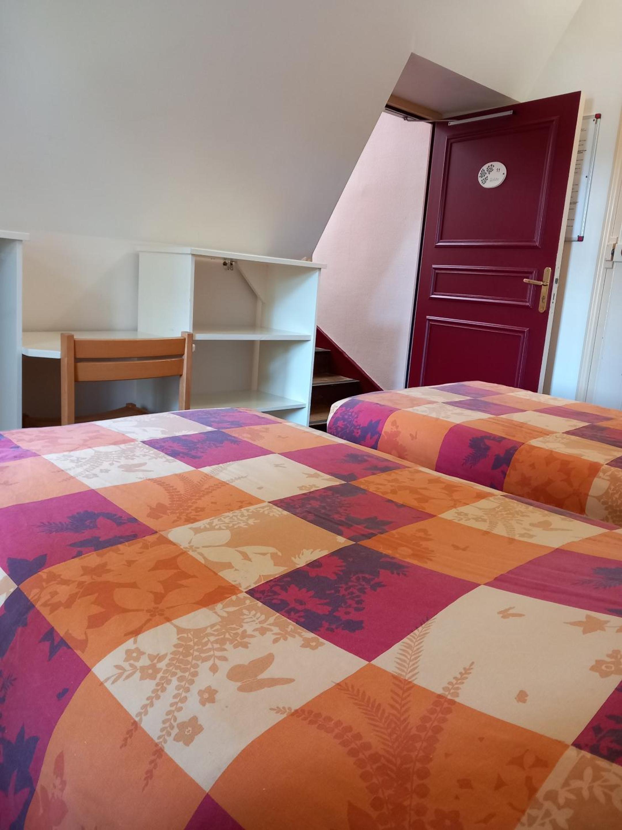Small Twin Room photo 2