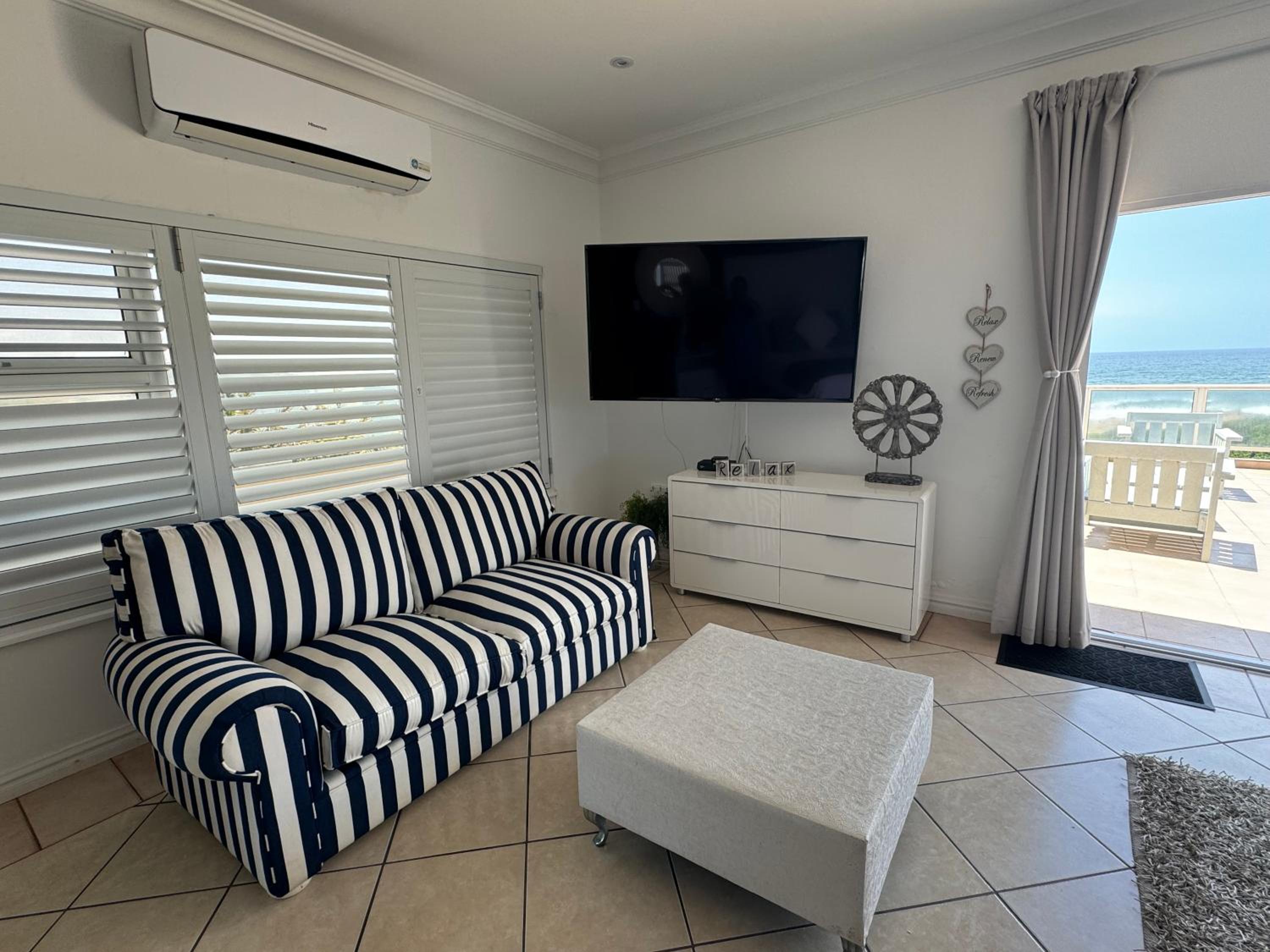 Seven-Bedroom House photo 3