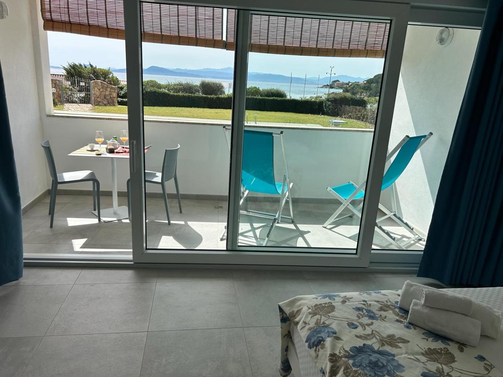 Double Room with Balcony and Sea View photo 3