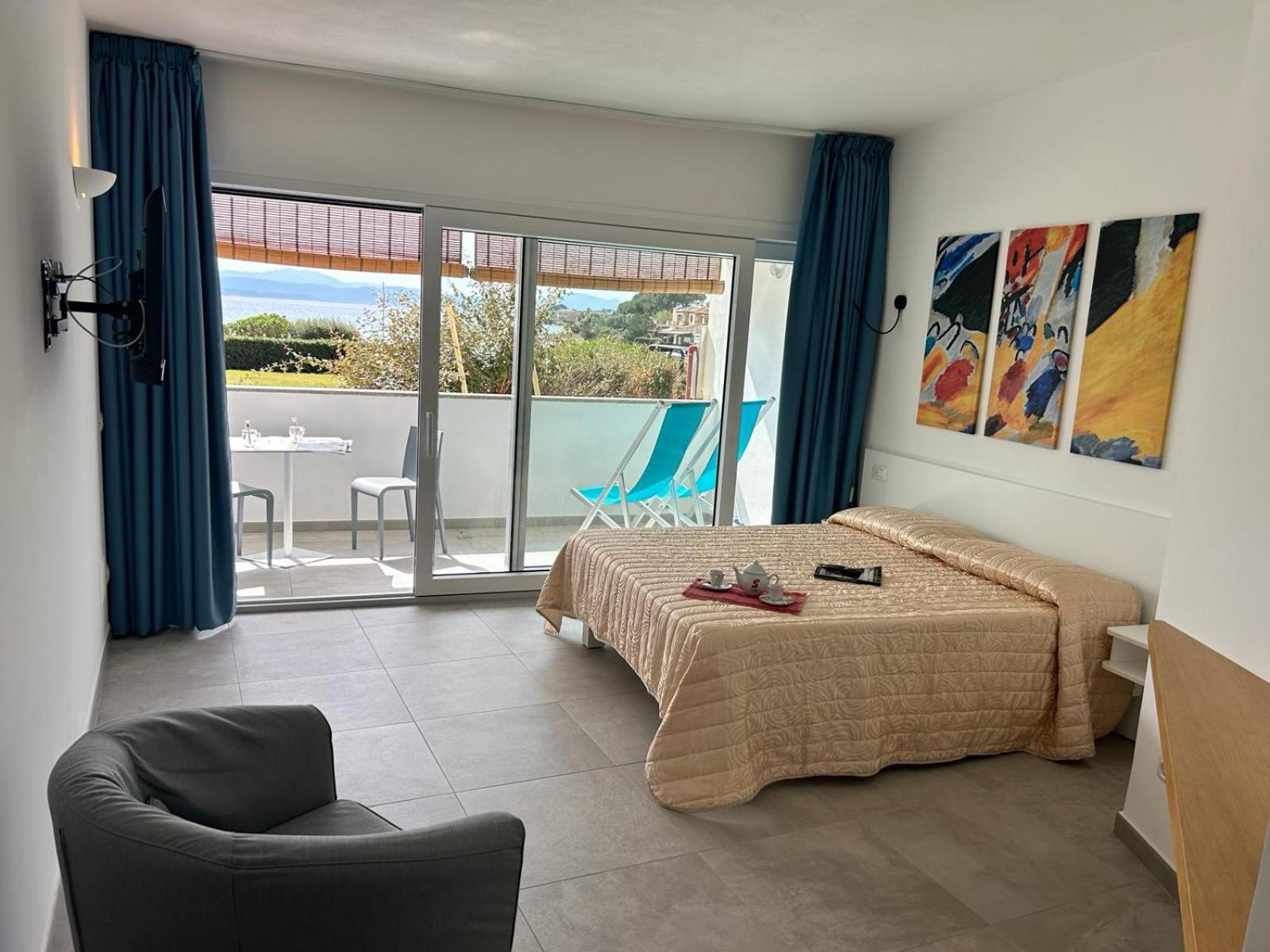 Double Room with Balcony and Sea View photo 1
