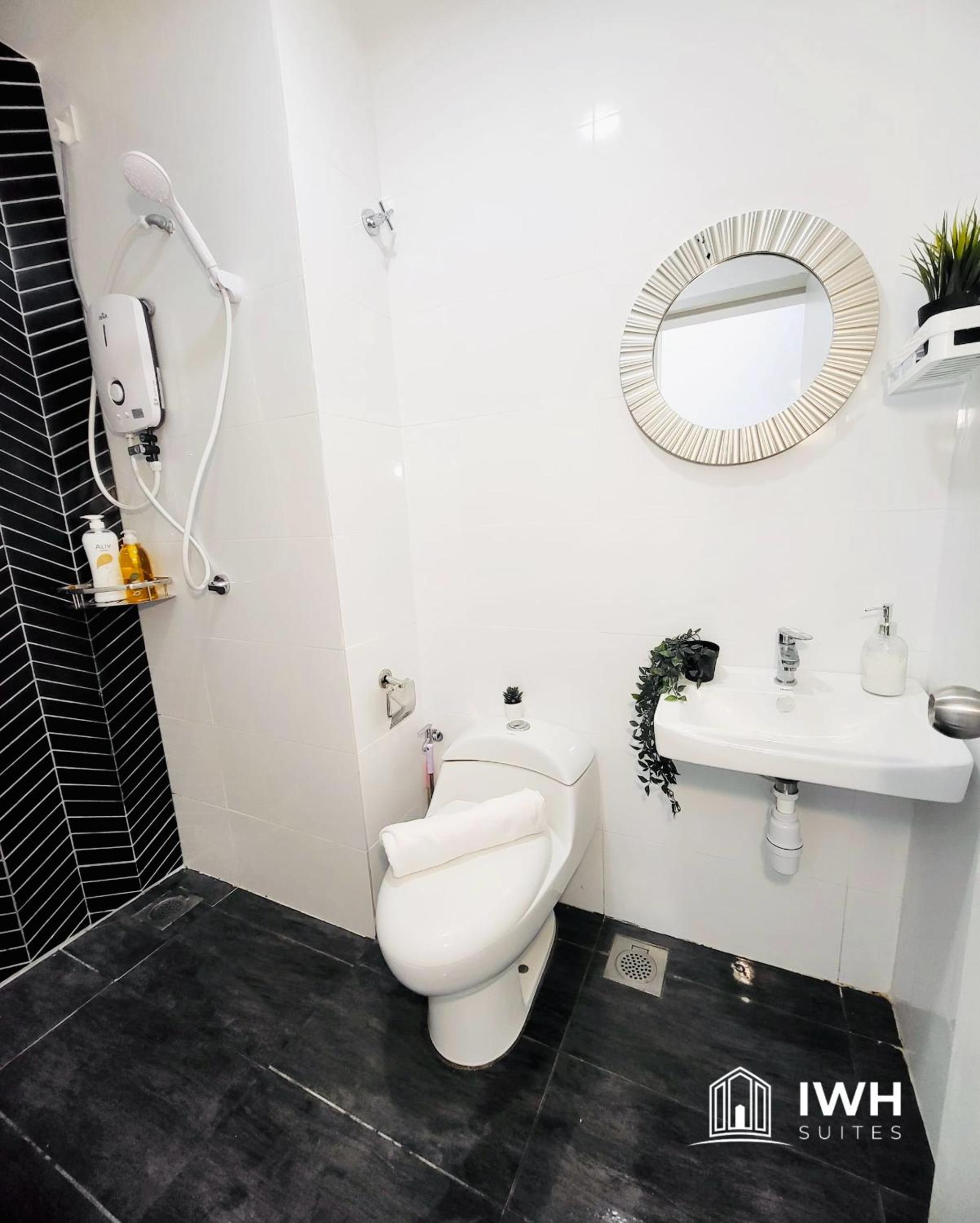 Two-Bedroom Apartment - Photo 8