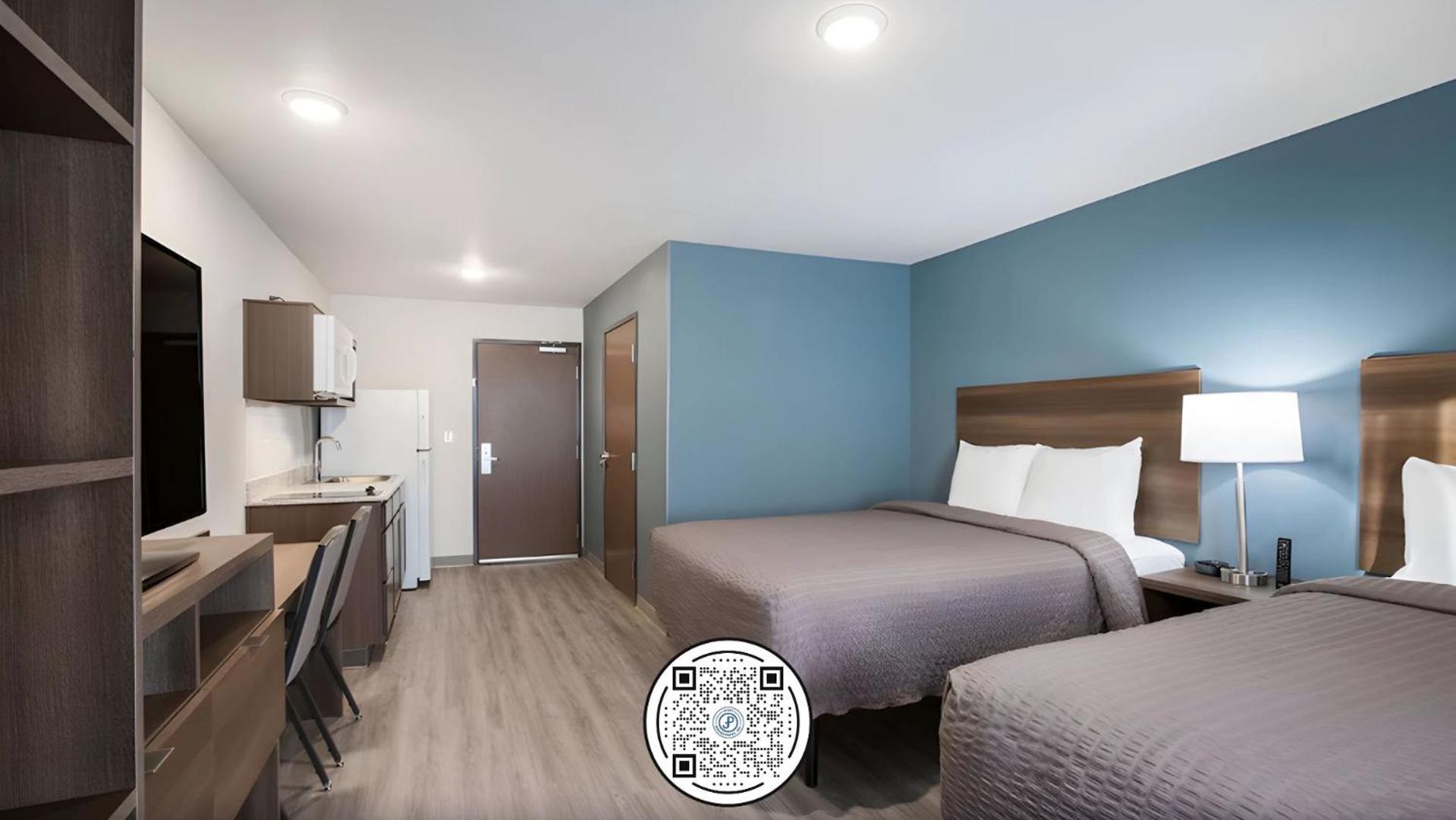 Queen Suite with Two Queen Beds - Non Smoking photo 1