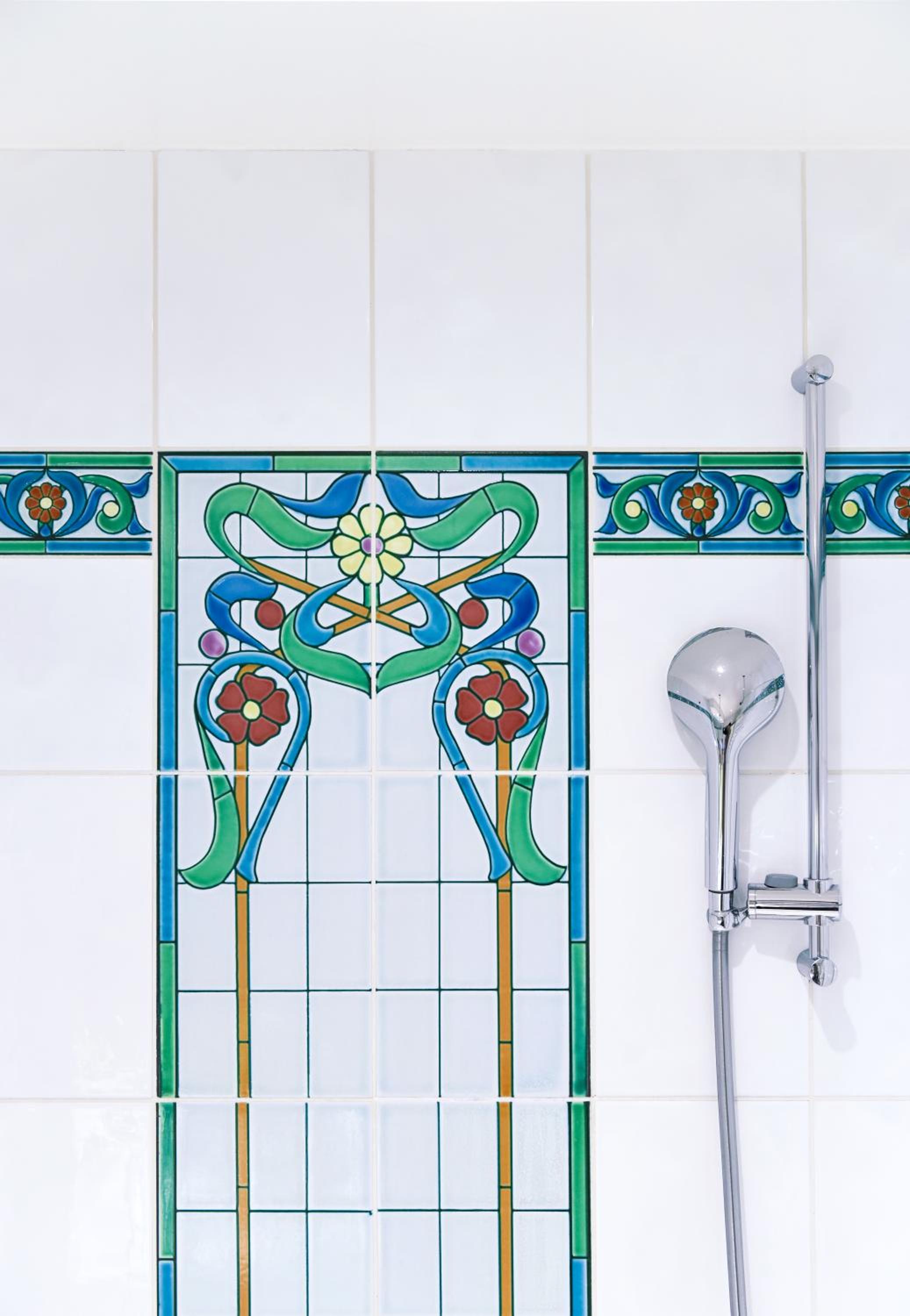Experience luxury in our beautifully designed bathrooms.