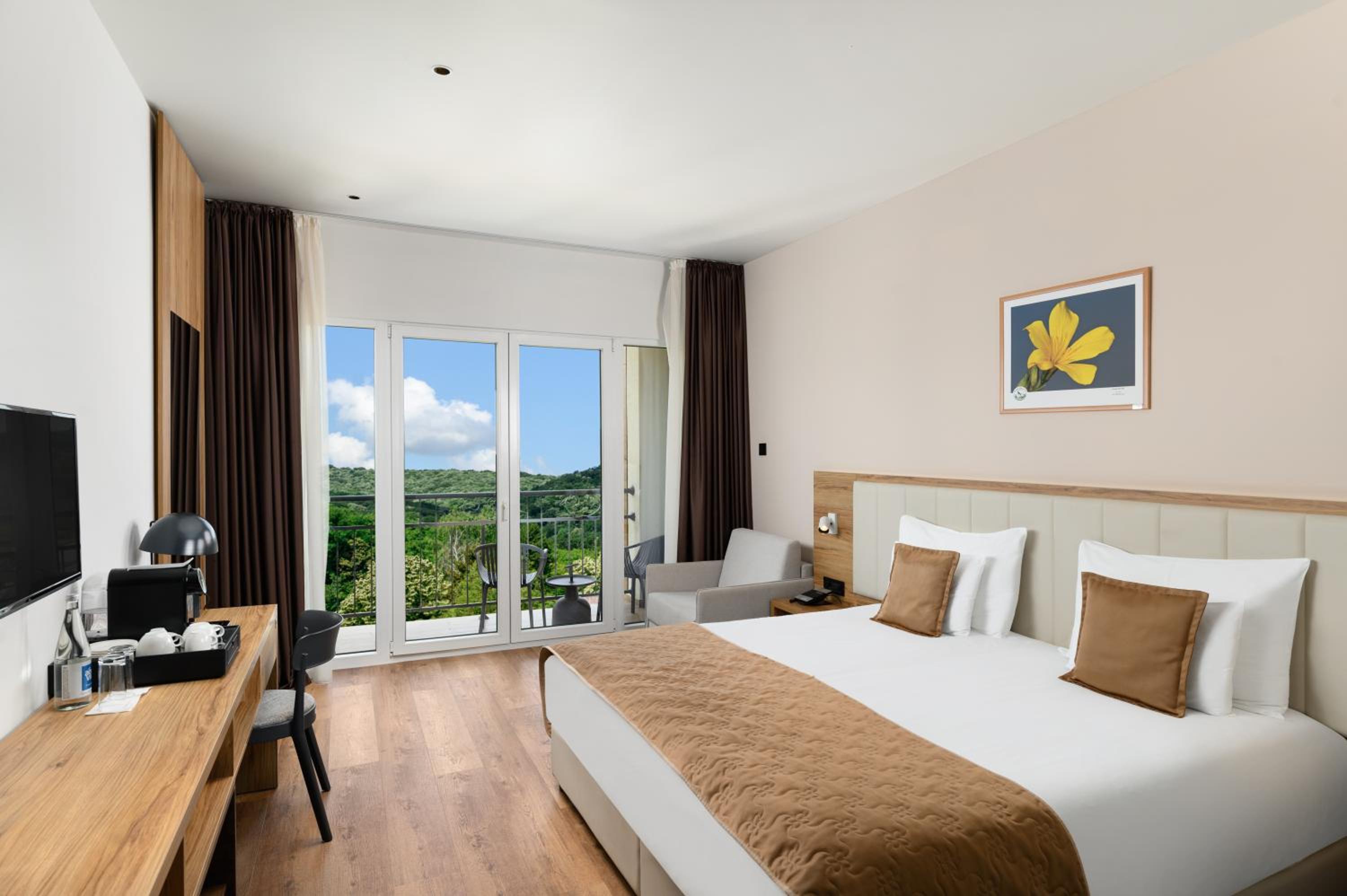 Superior Double Room with Balcony - Photo 4
