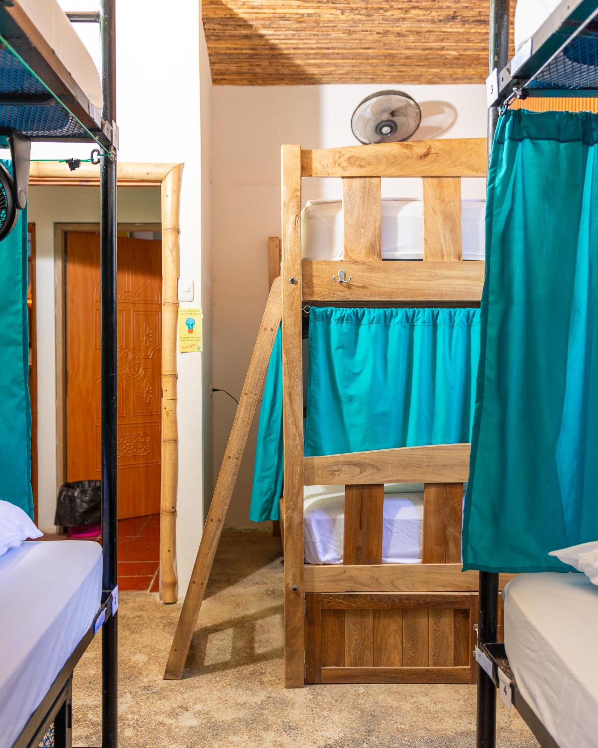 Bed in 6-Bed Mixed Dormitory Room photo 1