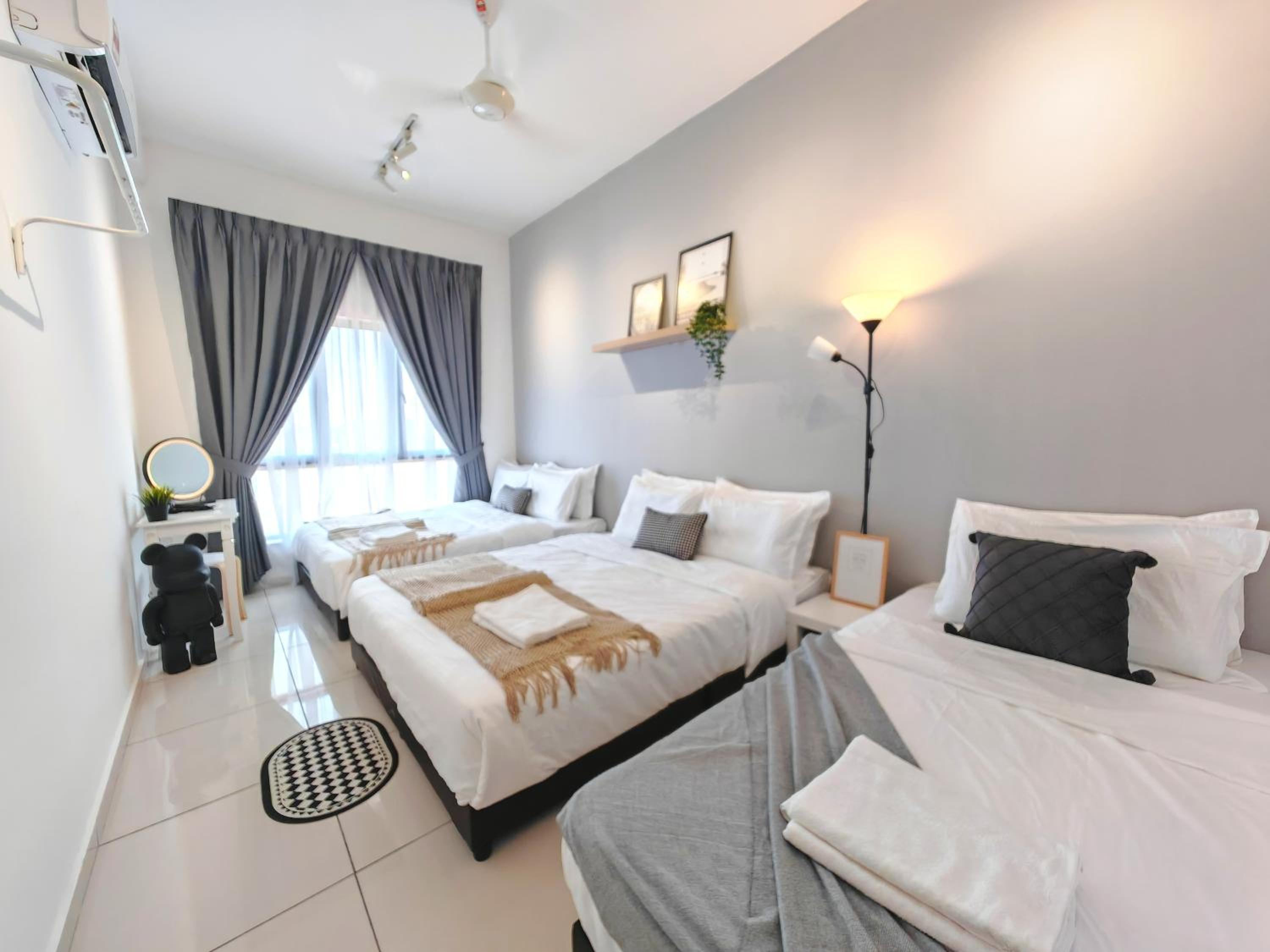 Four-Bedroom Apartment - Photo 1